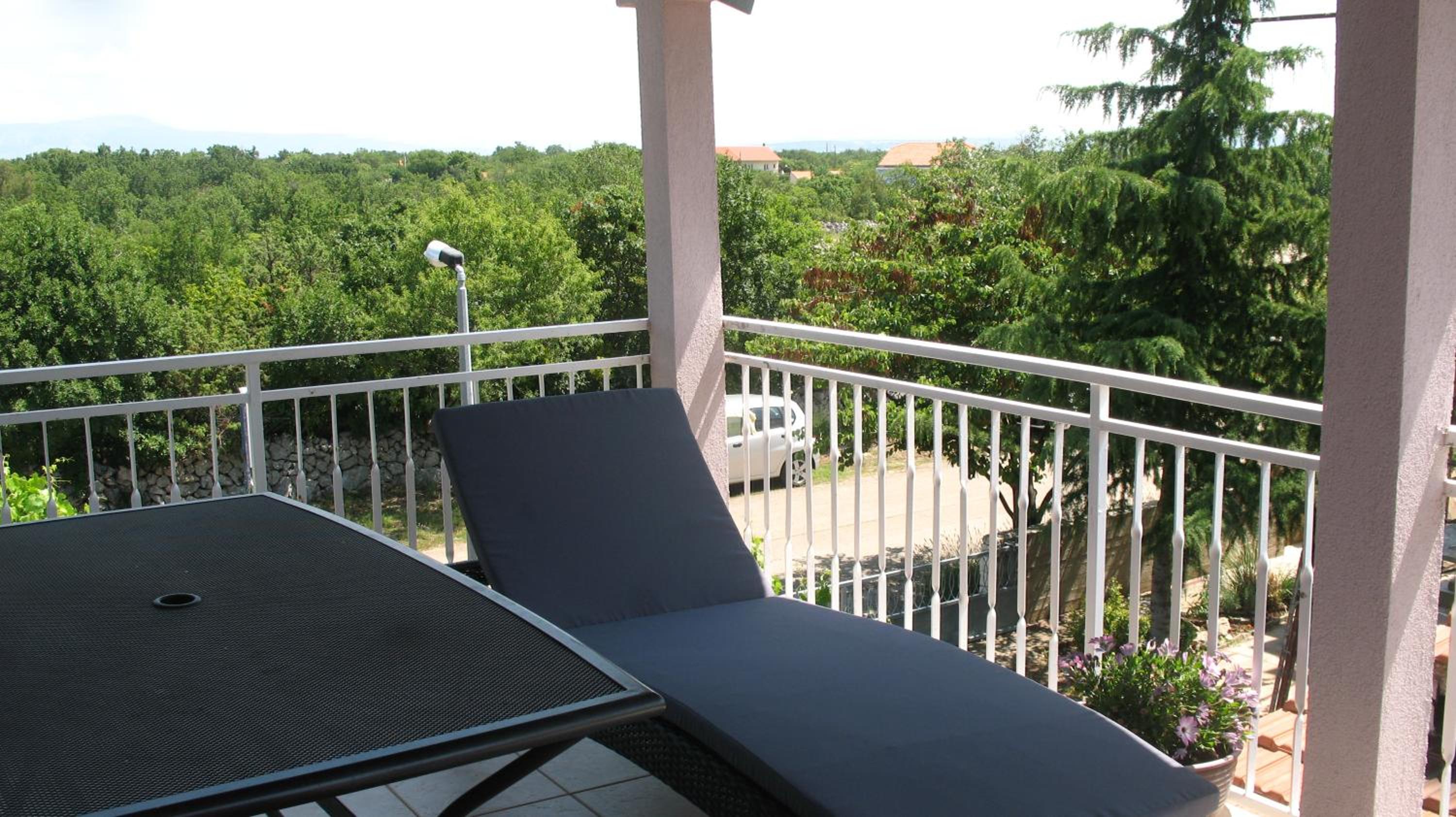 Studio with Balcony (3 Adults)  - Photo 7