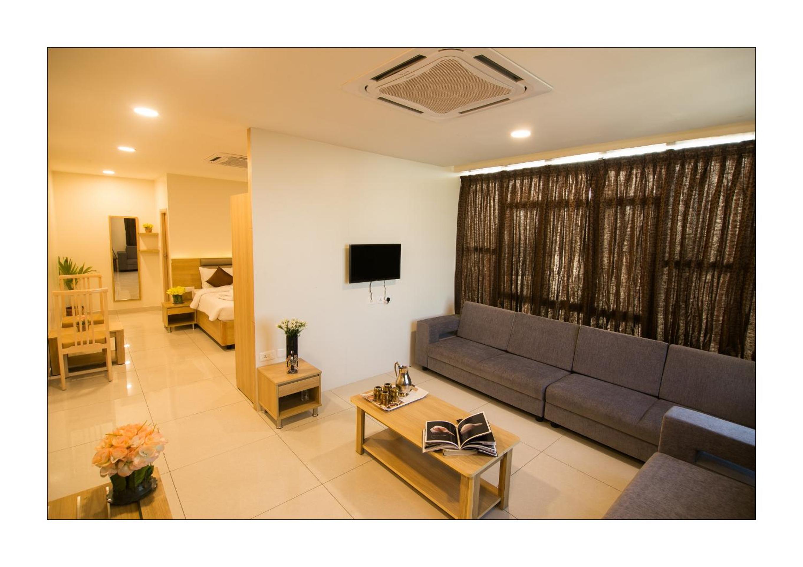 King Suite - Photo 2