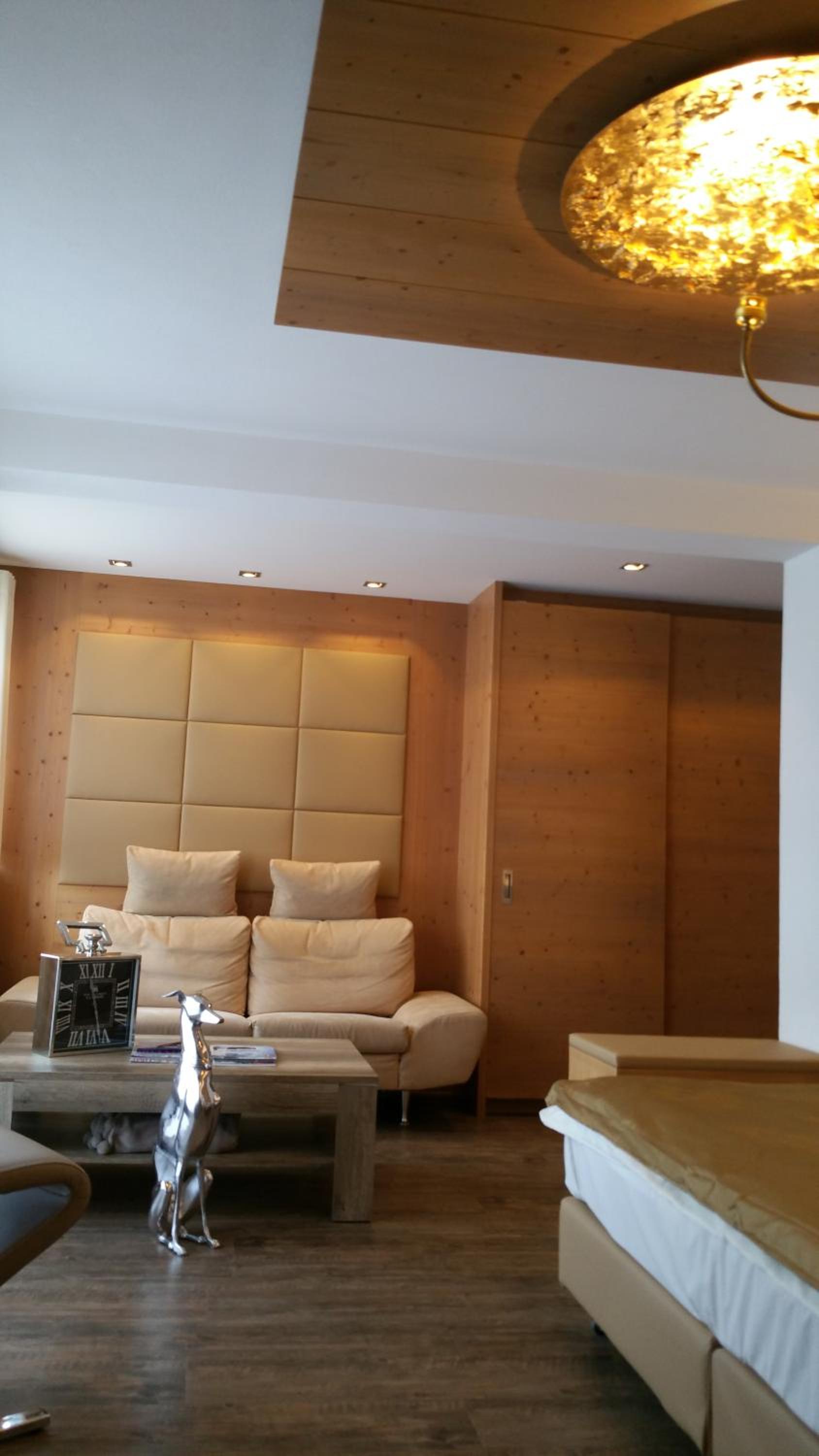 Deluxe Junior Suite photo 3