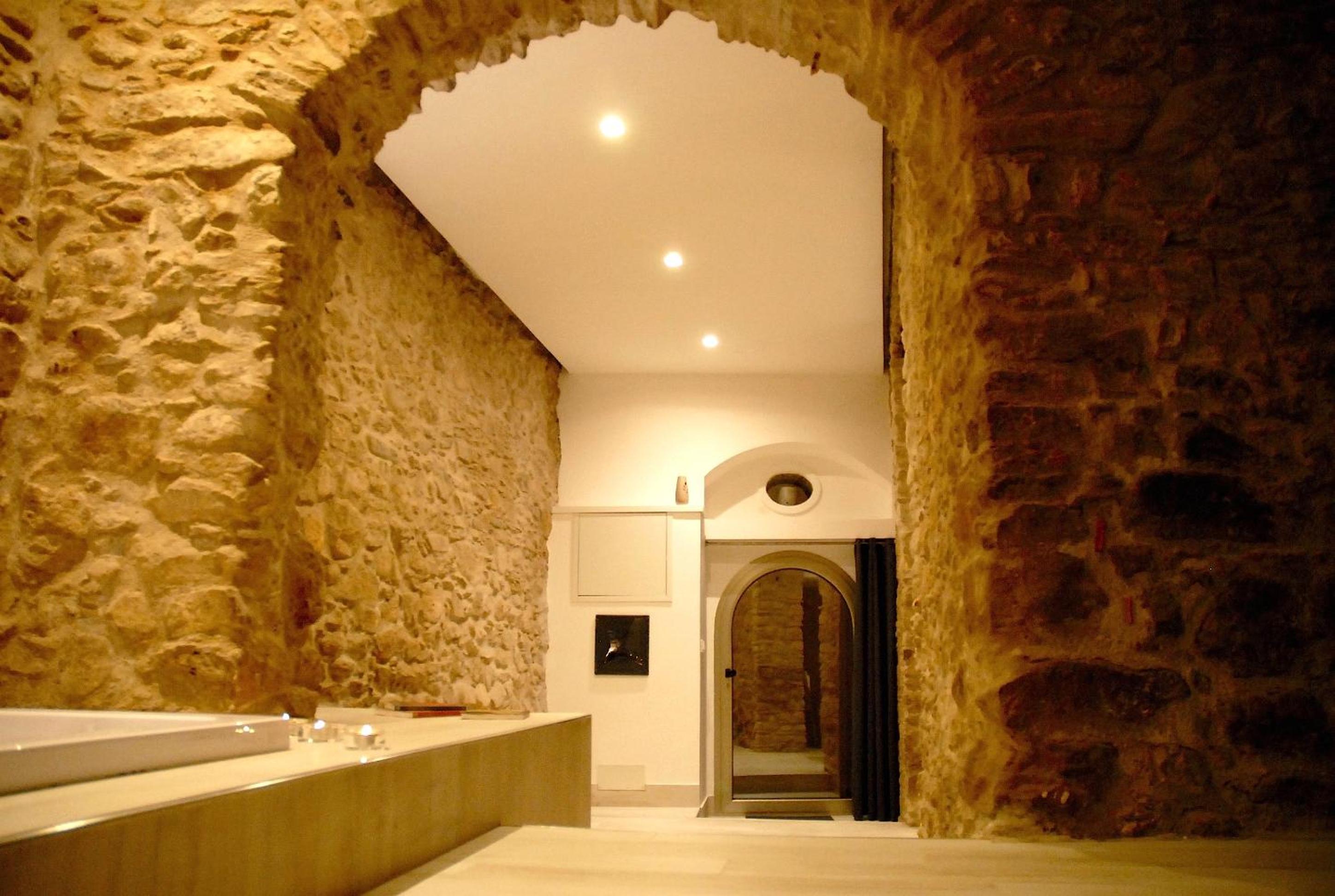 One-Bedroom House - Photo 10