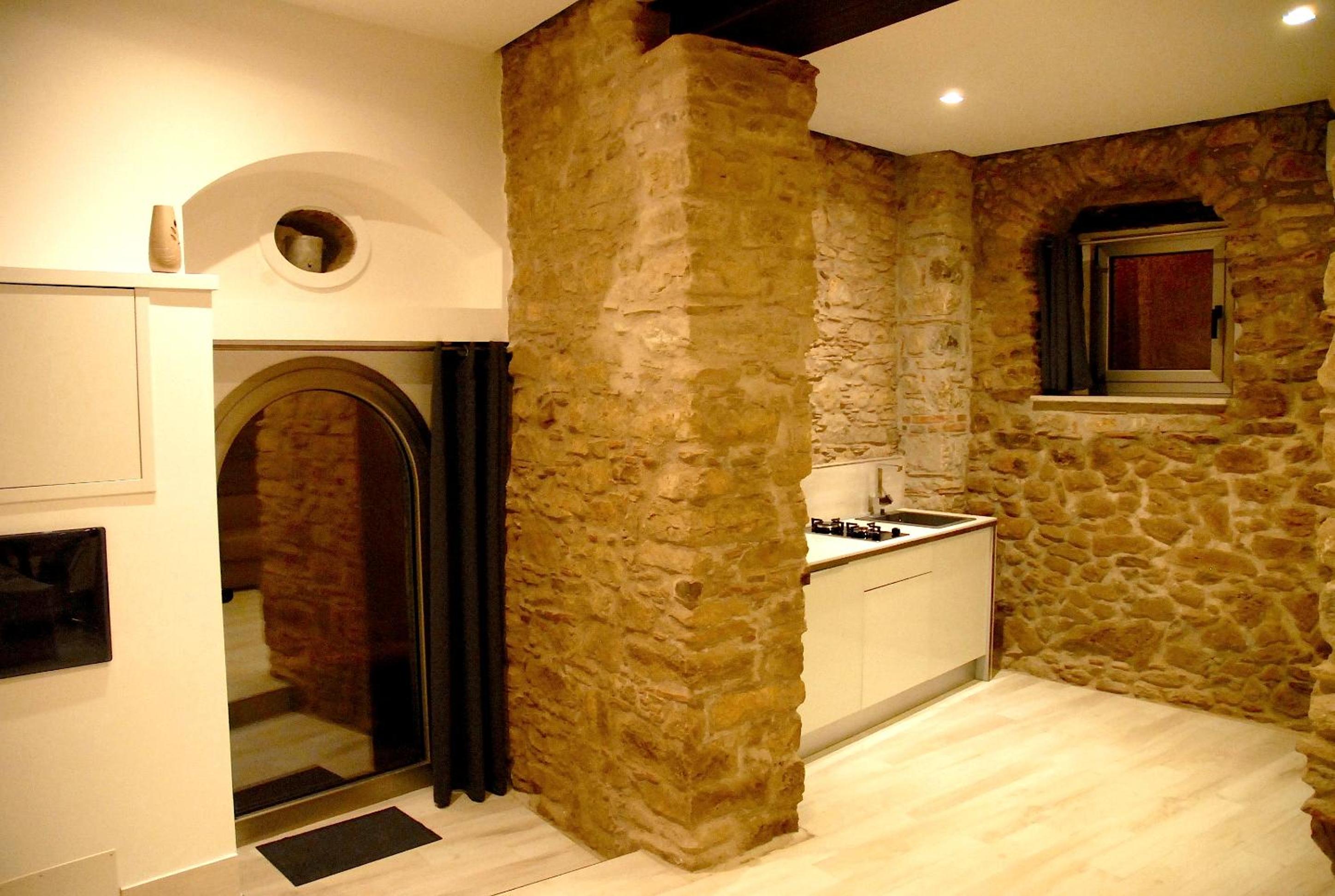 One-Bedroom House - Photo 4