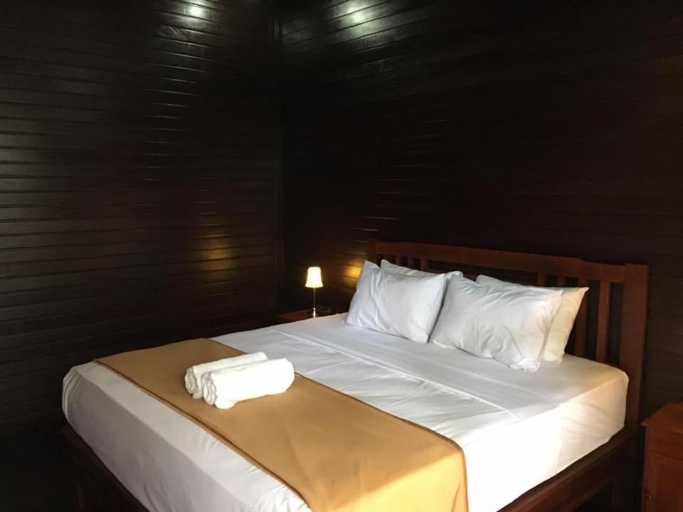 Adjoining Double Room - Photo 8