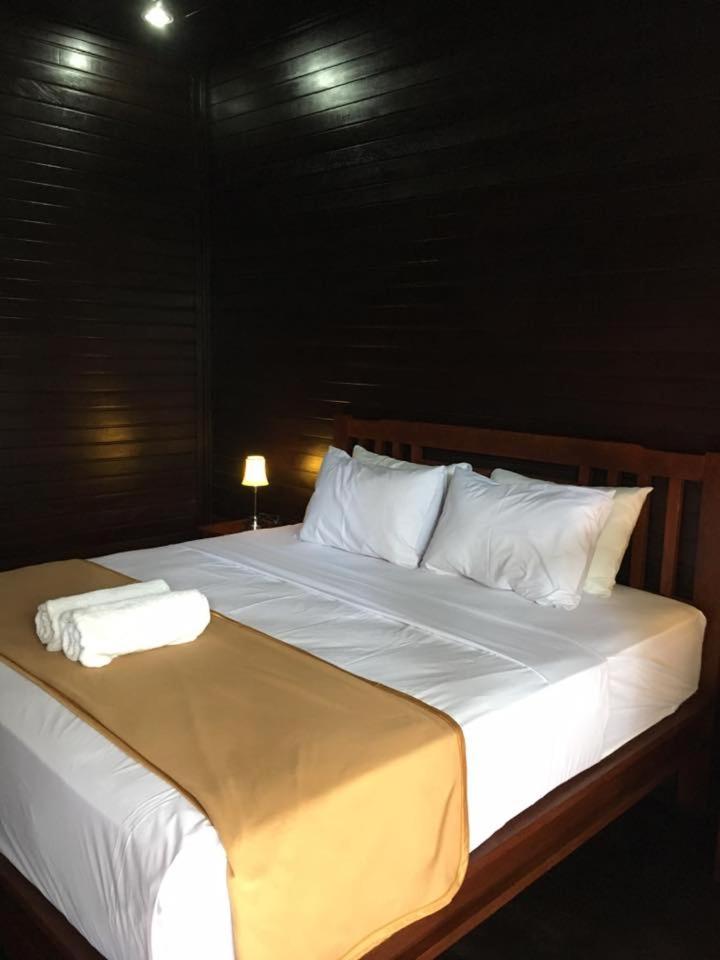 Adjoining Double Room - Photo 9