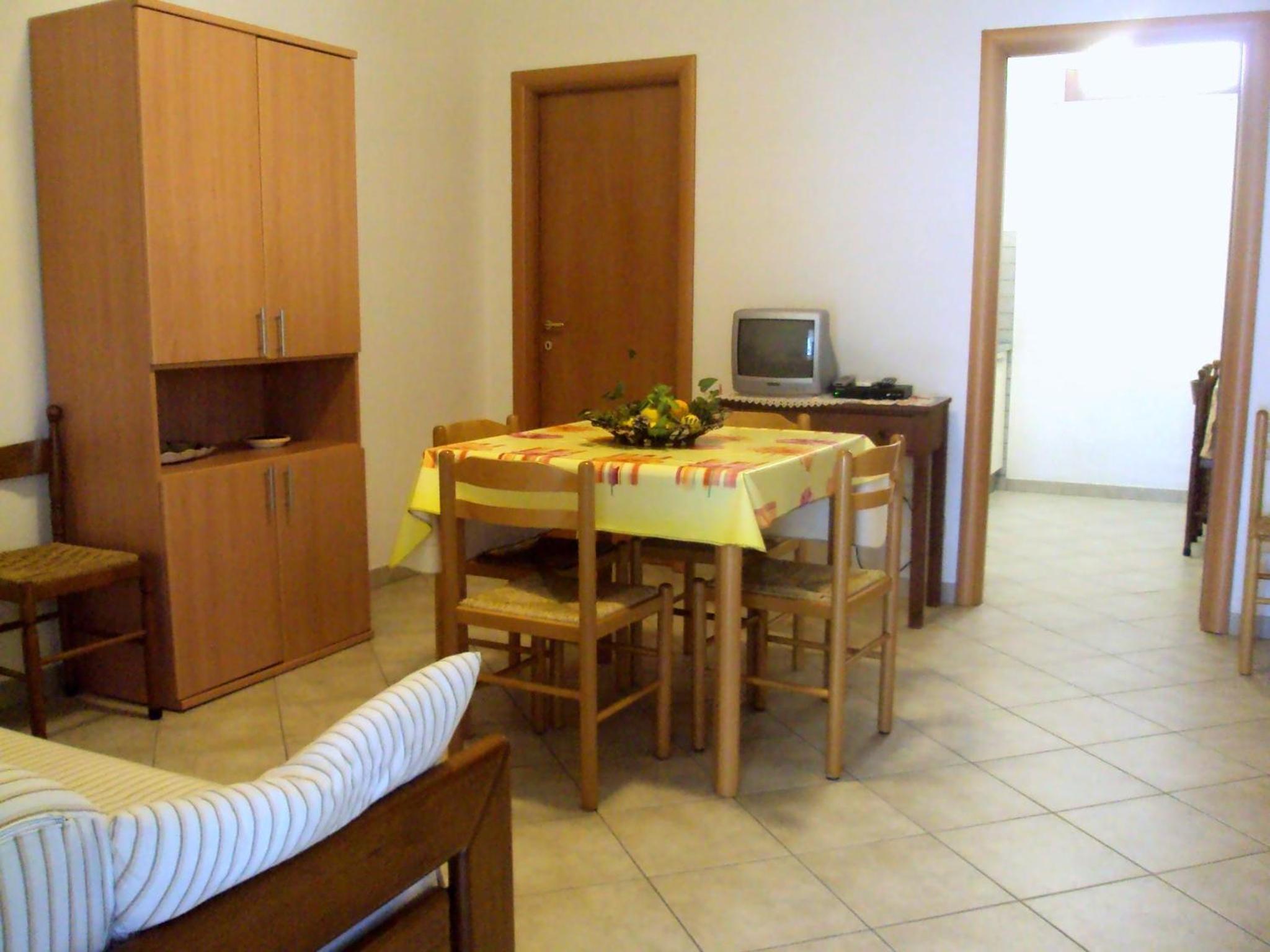 Apartment photo 2