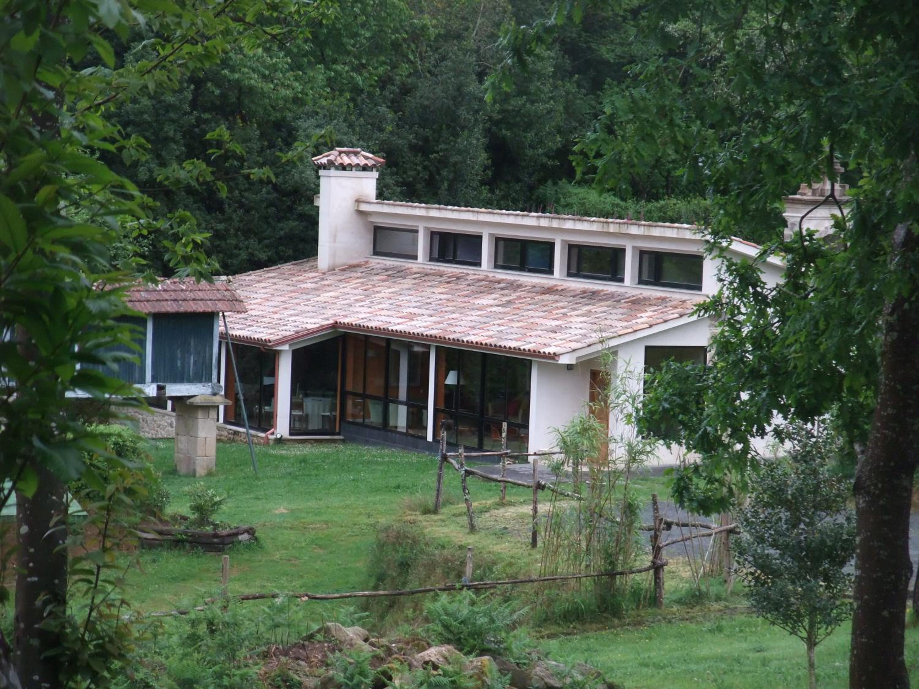 Four-Bedroom House photo 2