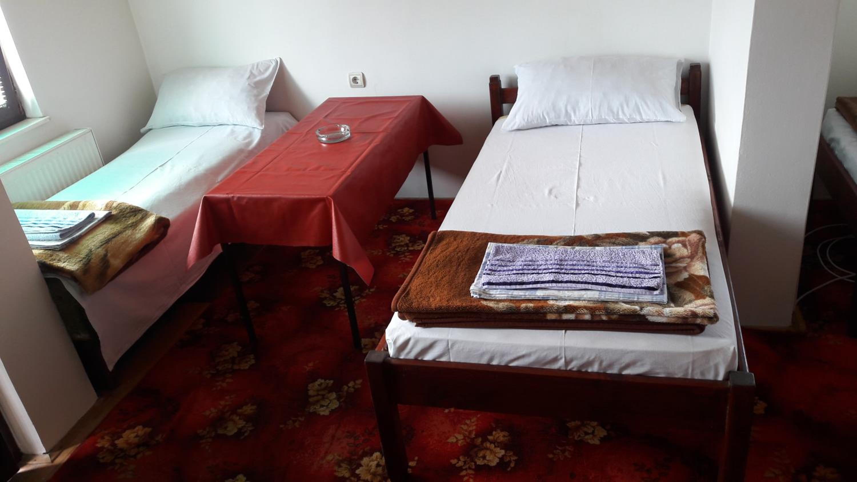 Economy Quadruple Room photo 3