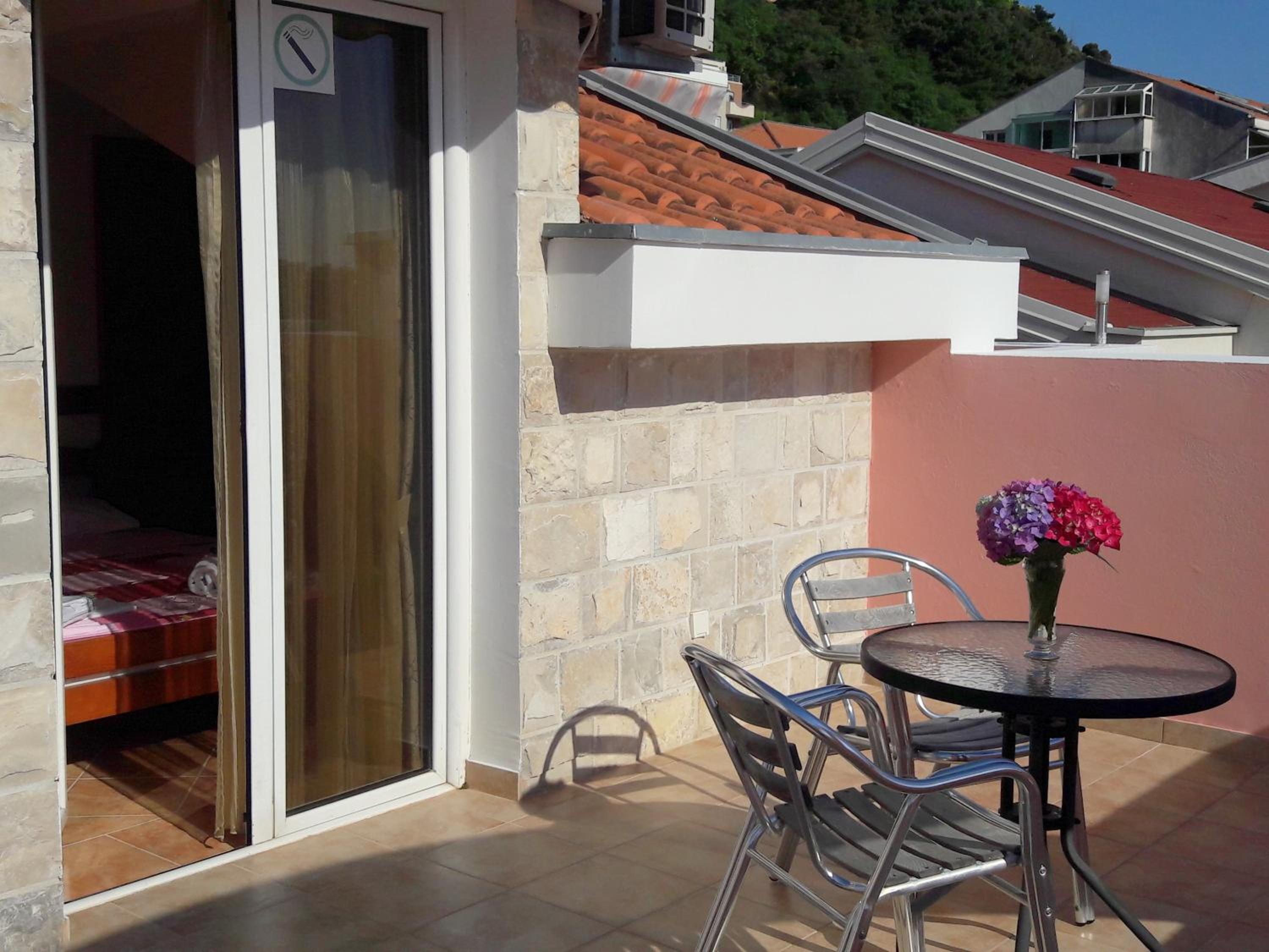 Double Suite with Balcony and Sea View - Photo 11