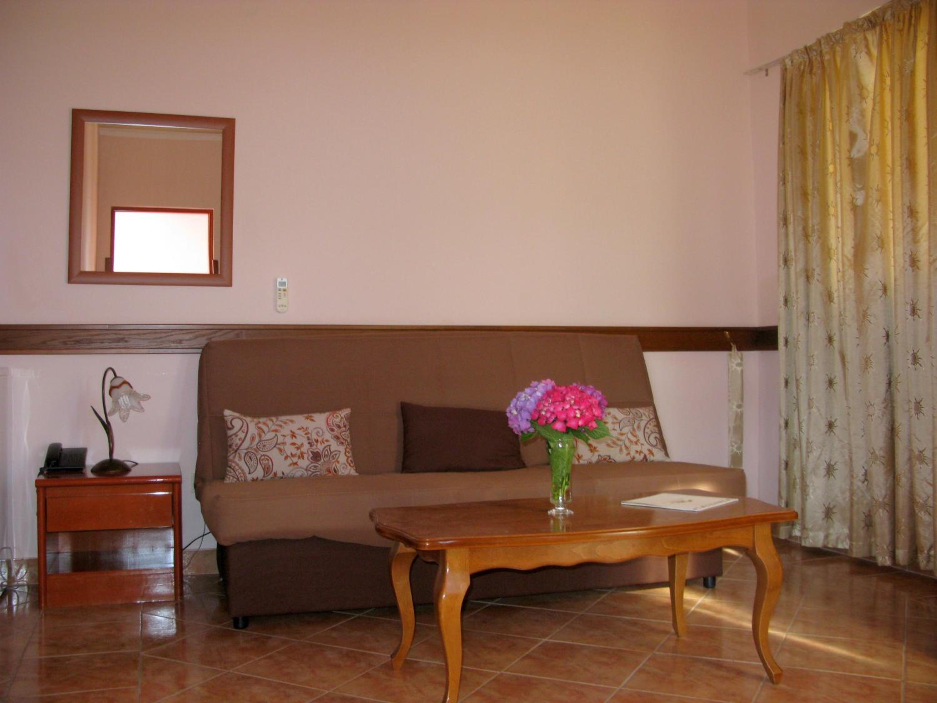 Double Suite with Balcony and Sea View - Photo 9