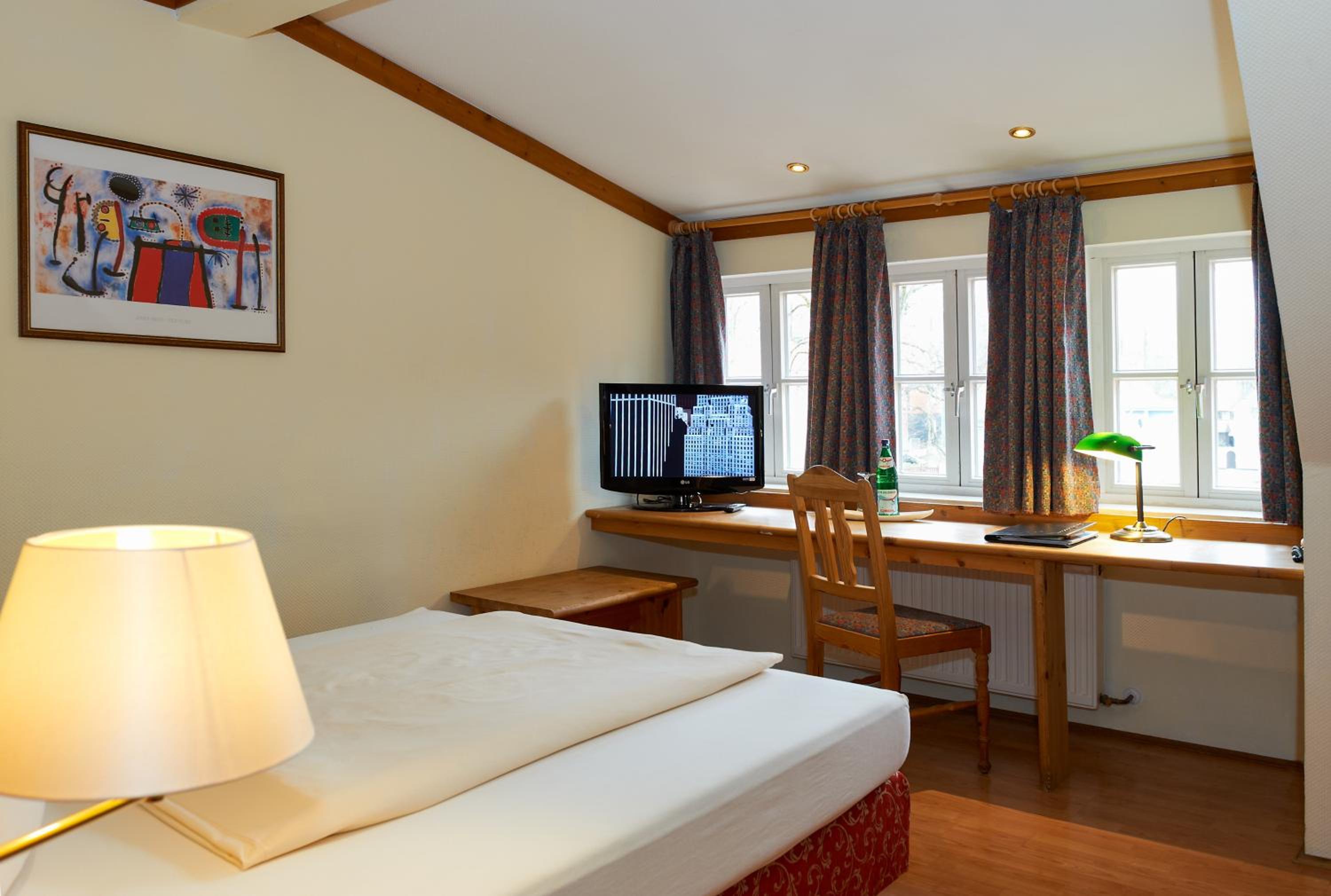 Deluxe Single Room