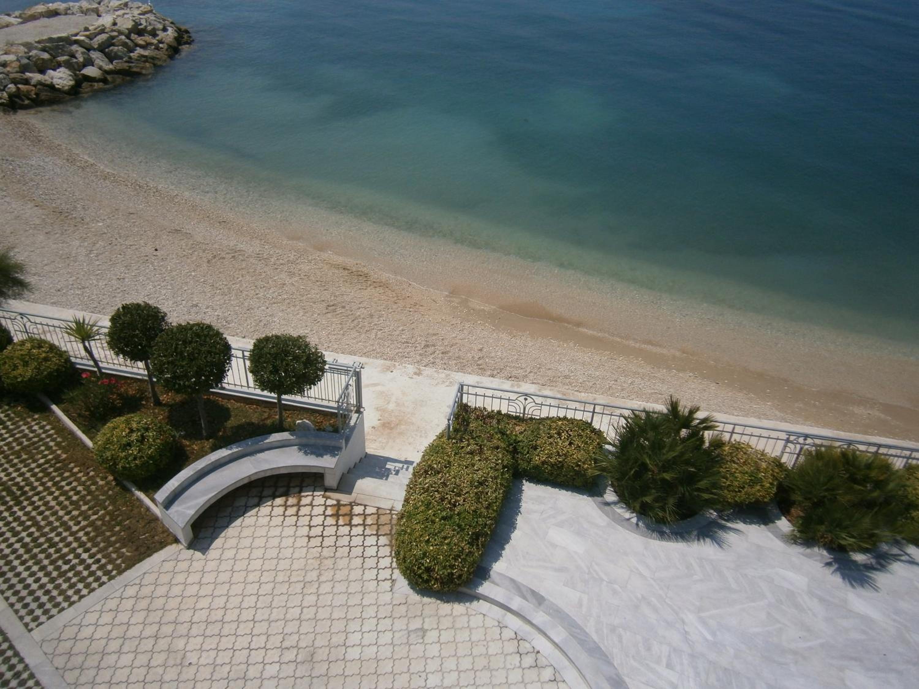  Deluxe Two-Bedroom Suite with Sea View (4 Adults + 2 Children) - Photo 8