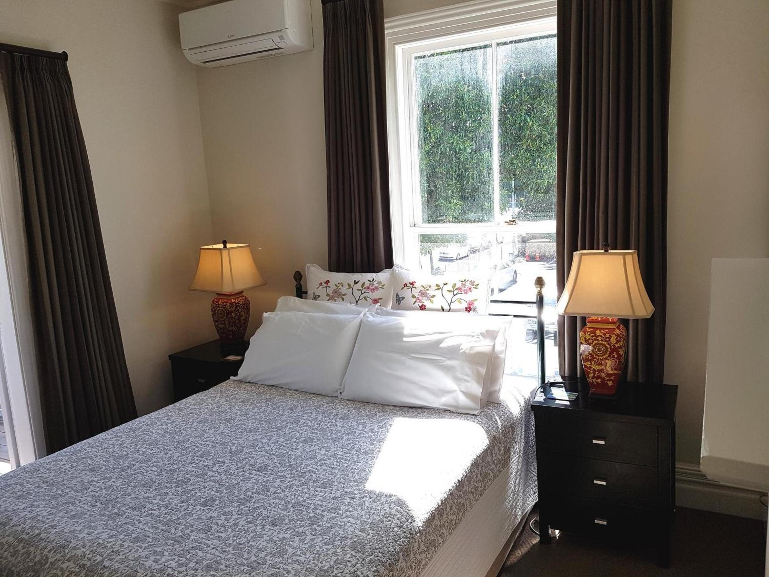 Premium Queen Room
