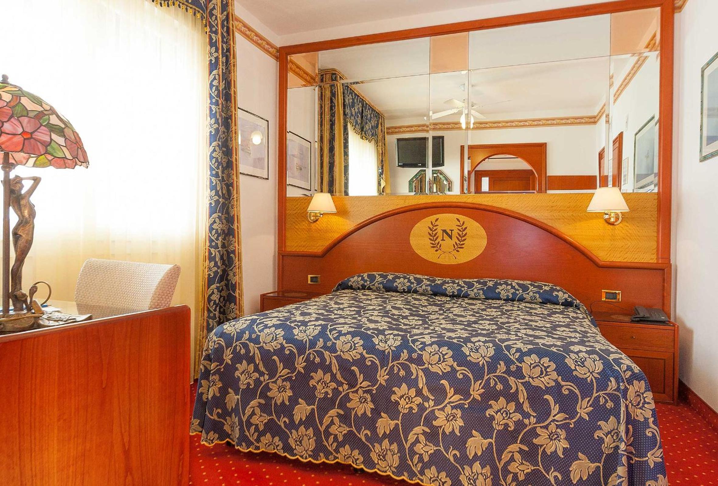 Double Room with Partial Sea View