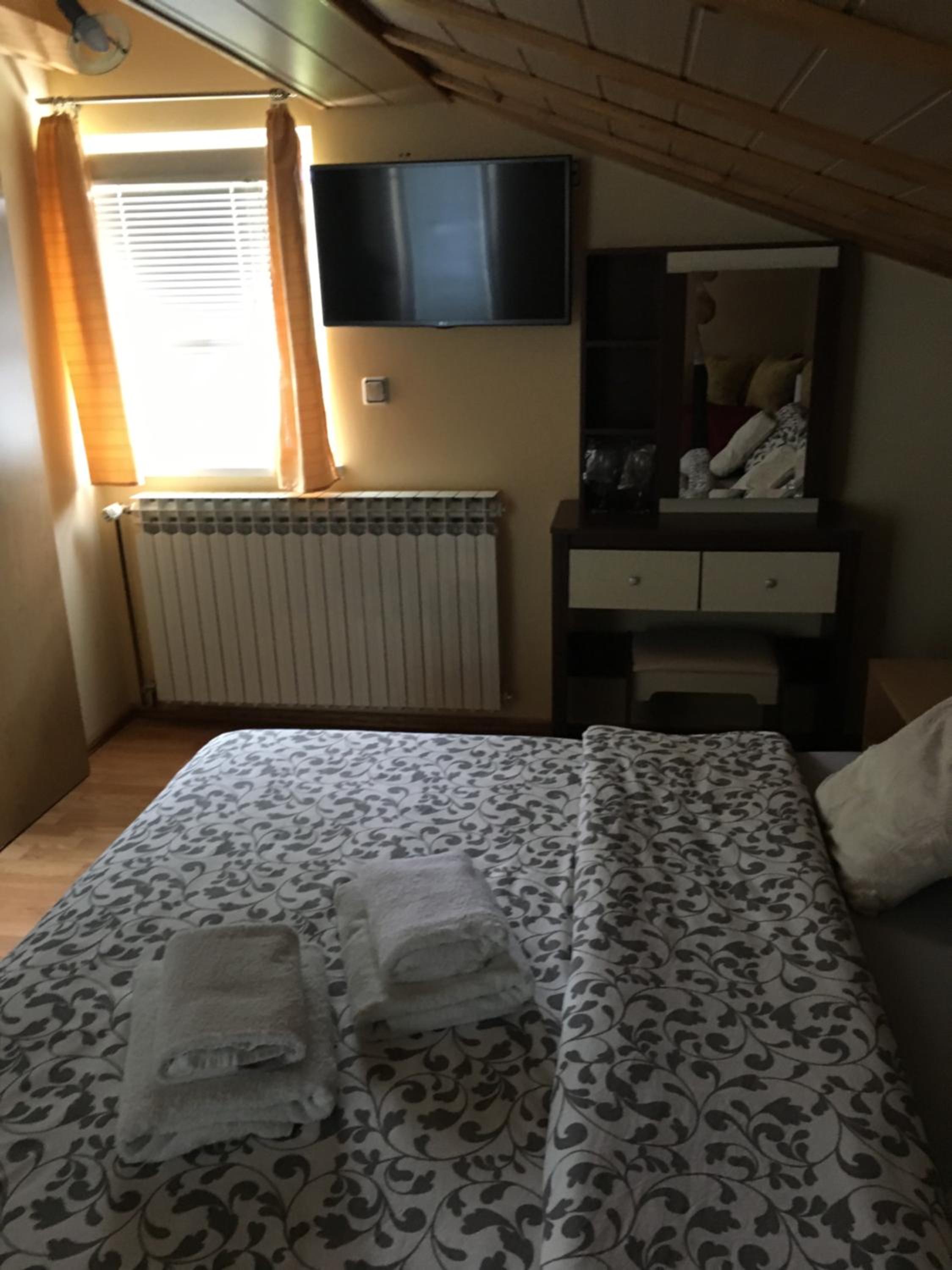 Double Room - Photo 19