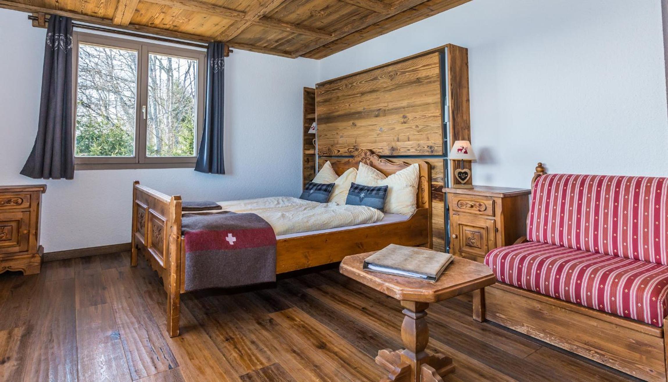 Chalet Junior Suite with Balcony and Mountain View - Photo 3