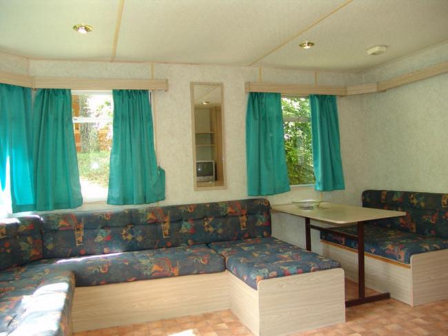 Mobile Home - Photo 1