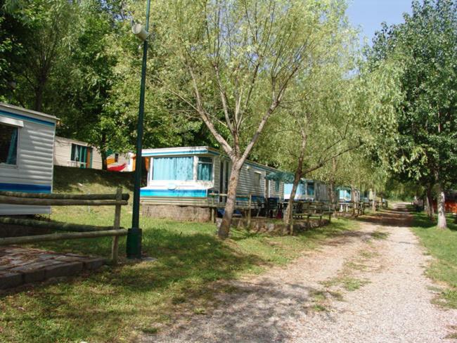 Mobile Home - Photo 7