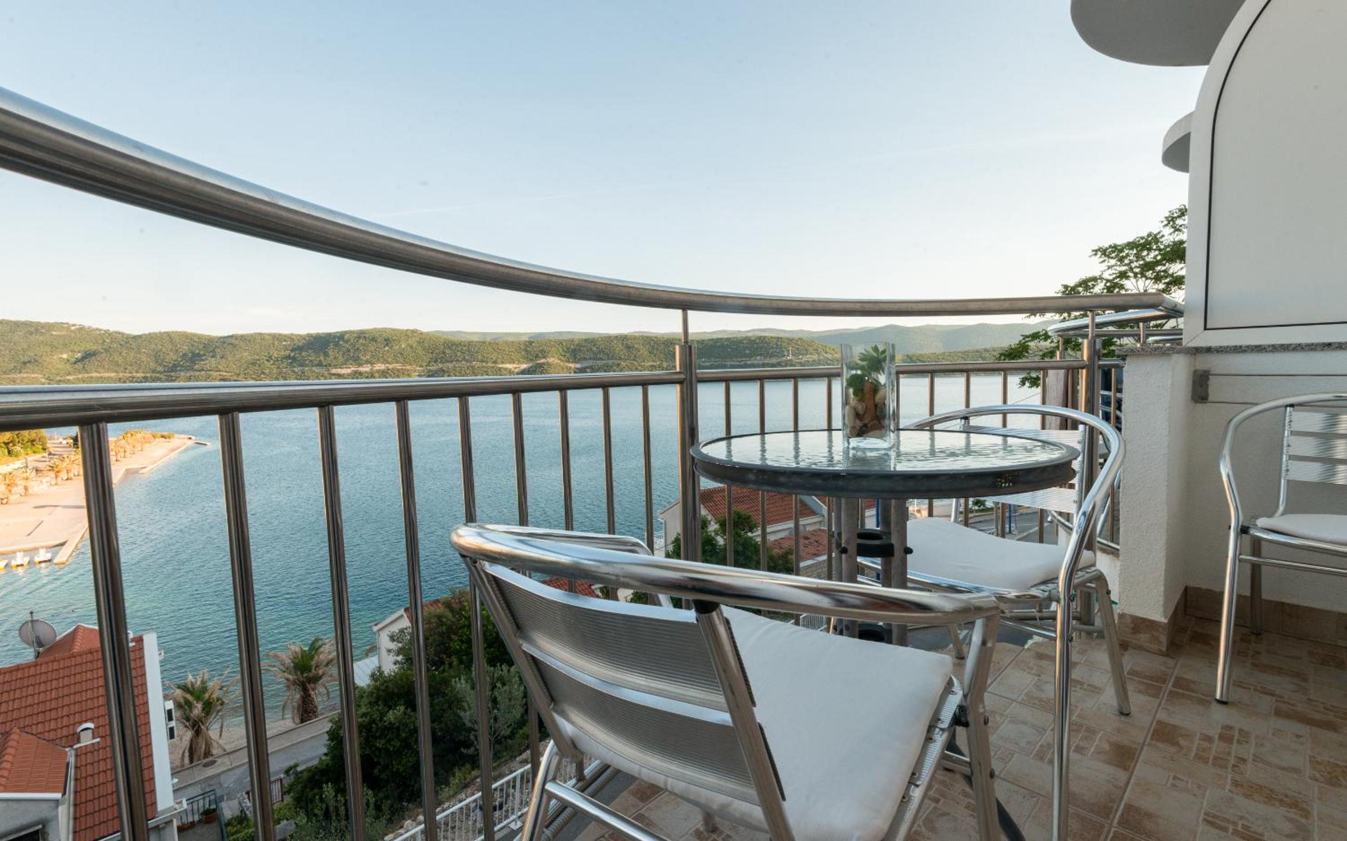 Double or Twin Room with Sea View