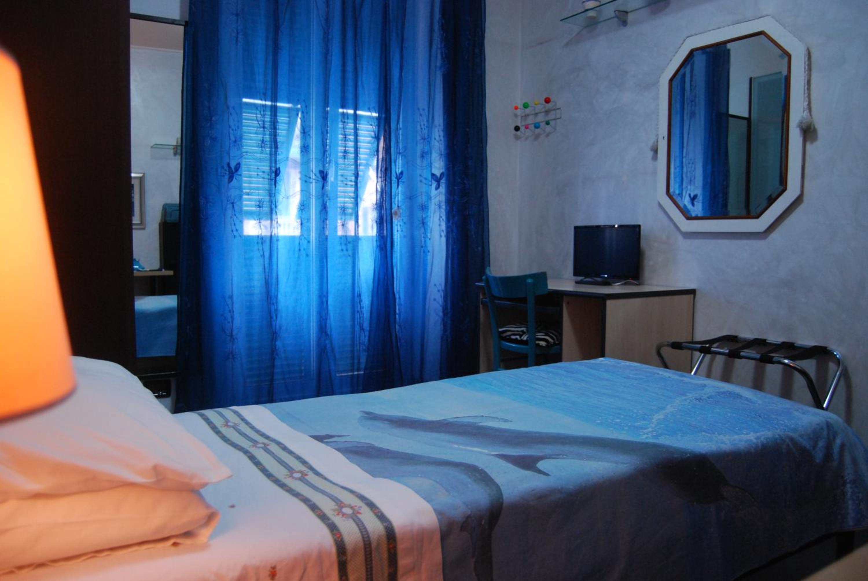 Standard Single Room with Shared Bathroom