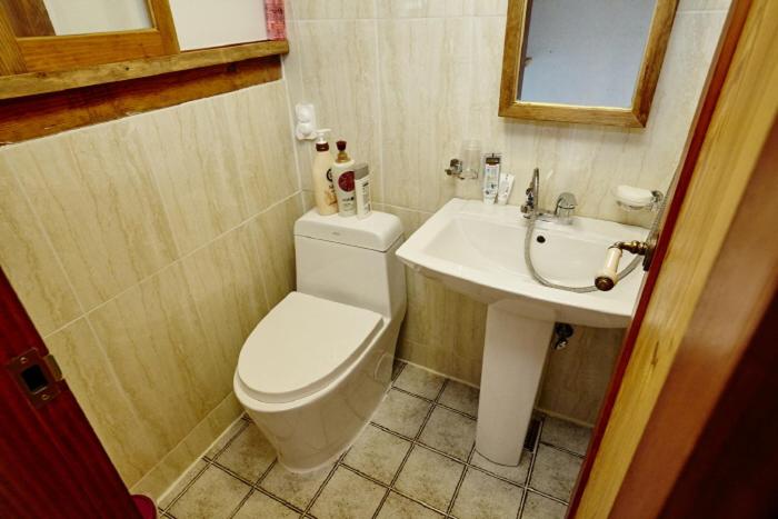 Quadruple Room with Bathroom - Photo 27