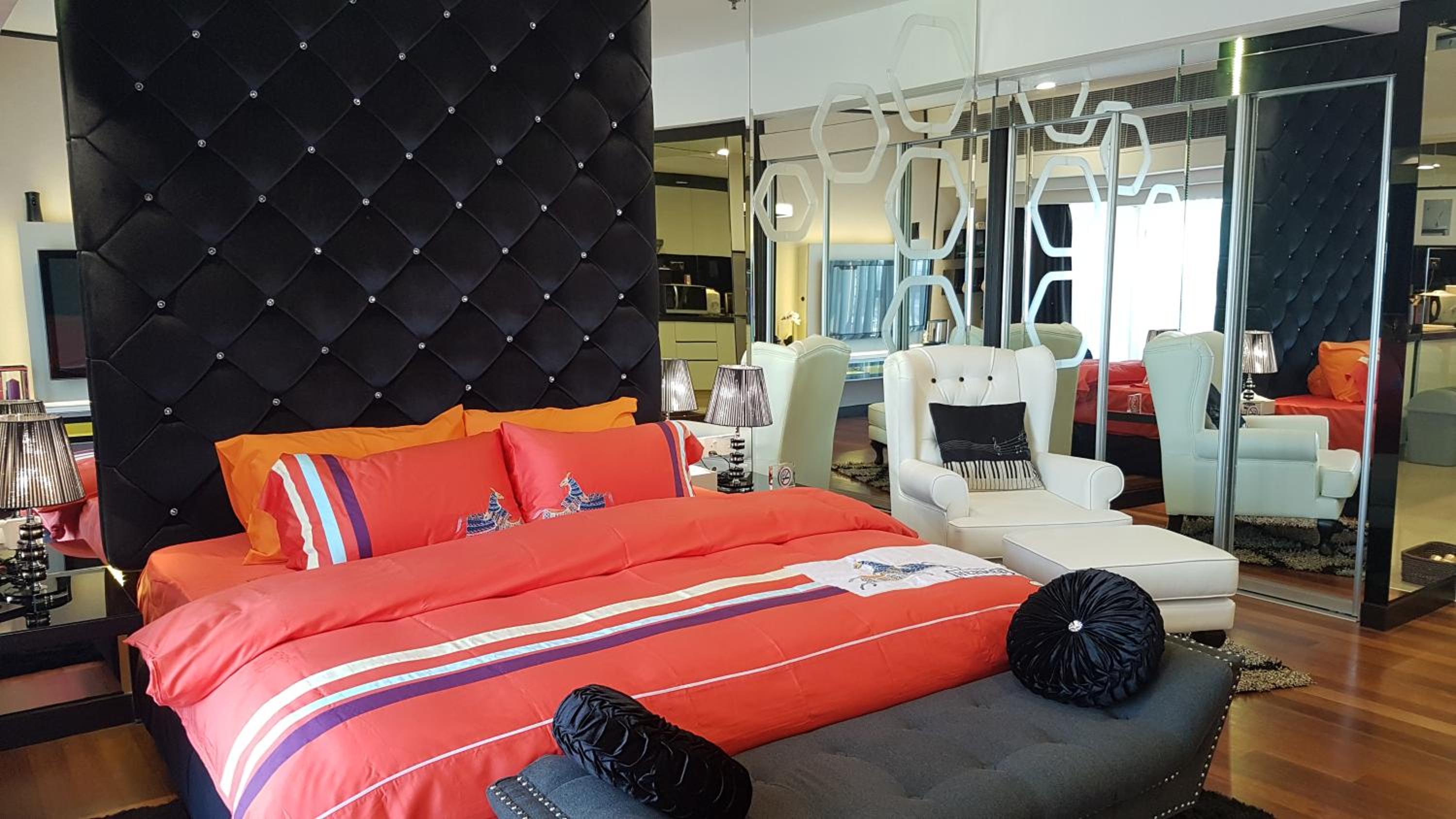 King Suite with Balcony photo 3