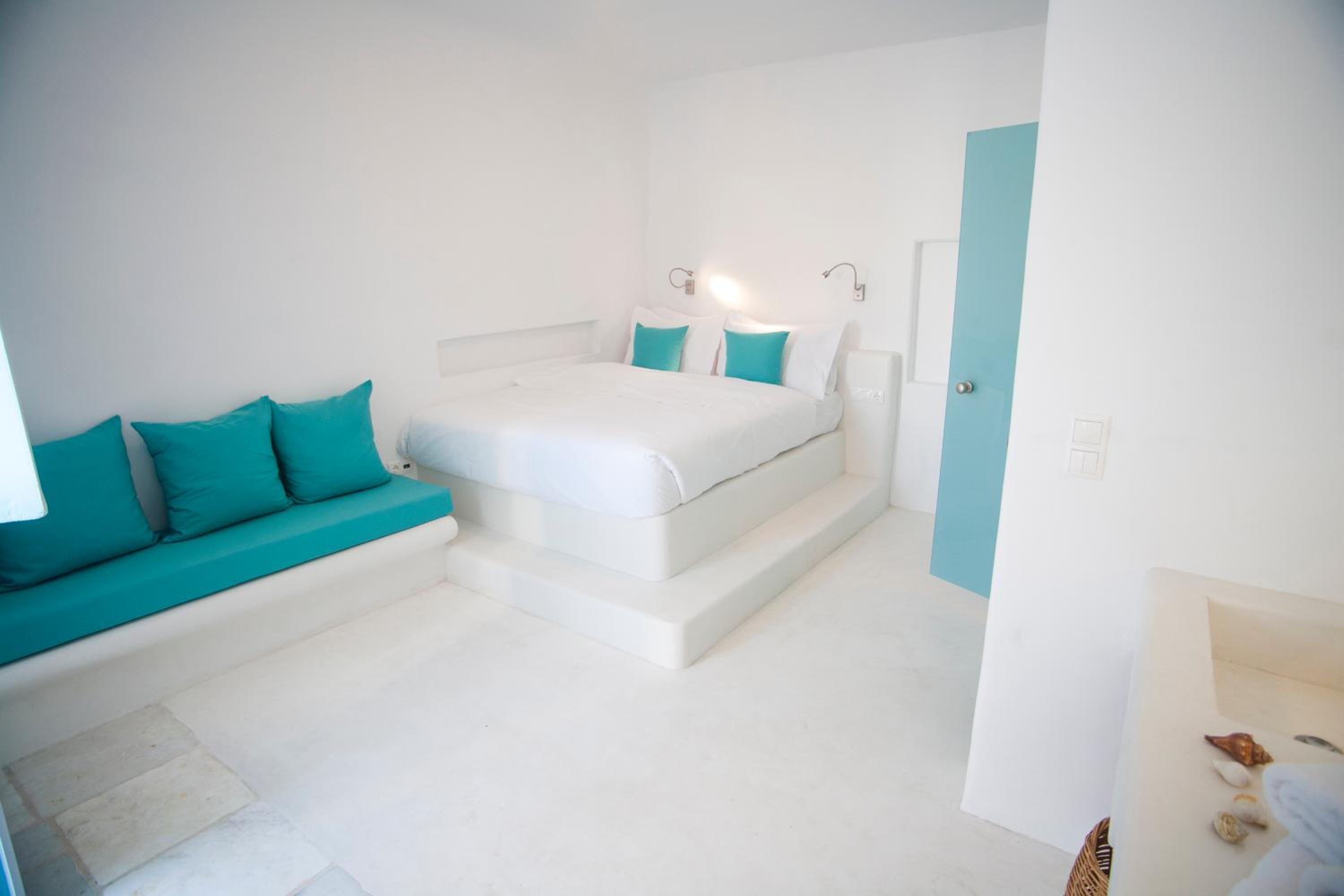 Apartment with Side Sea View - Photo 1