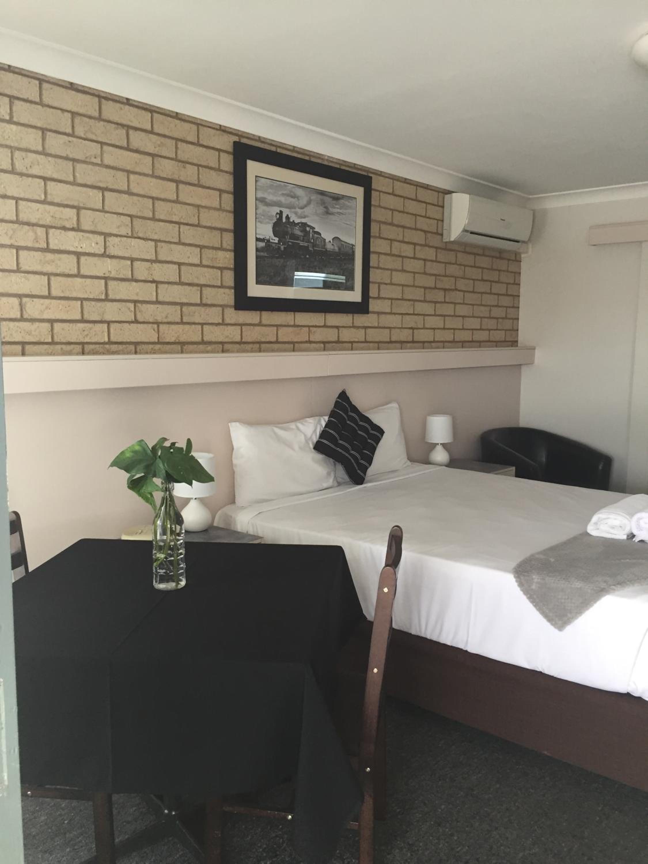 Queen Room photo 3