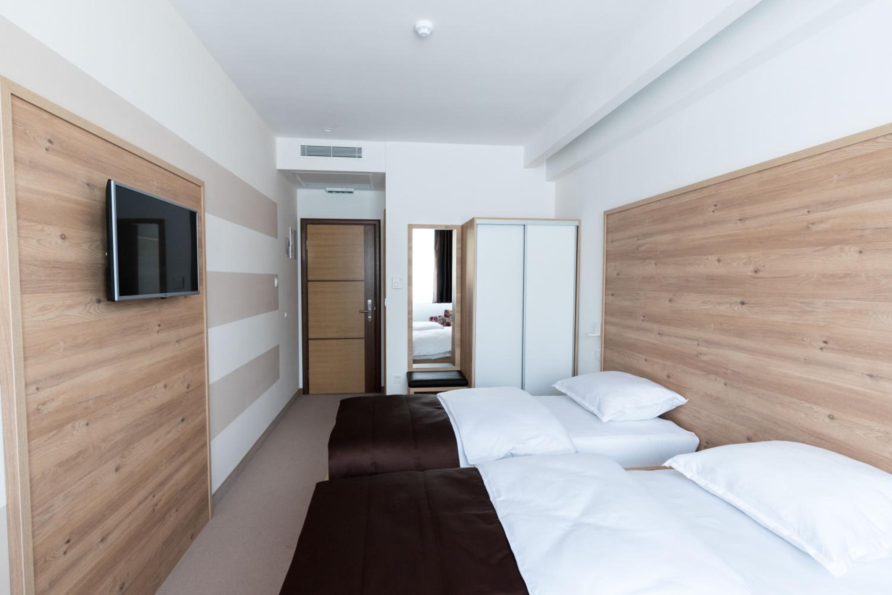 Deluxe Double or Twin Room photo 3