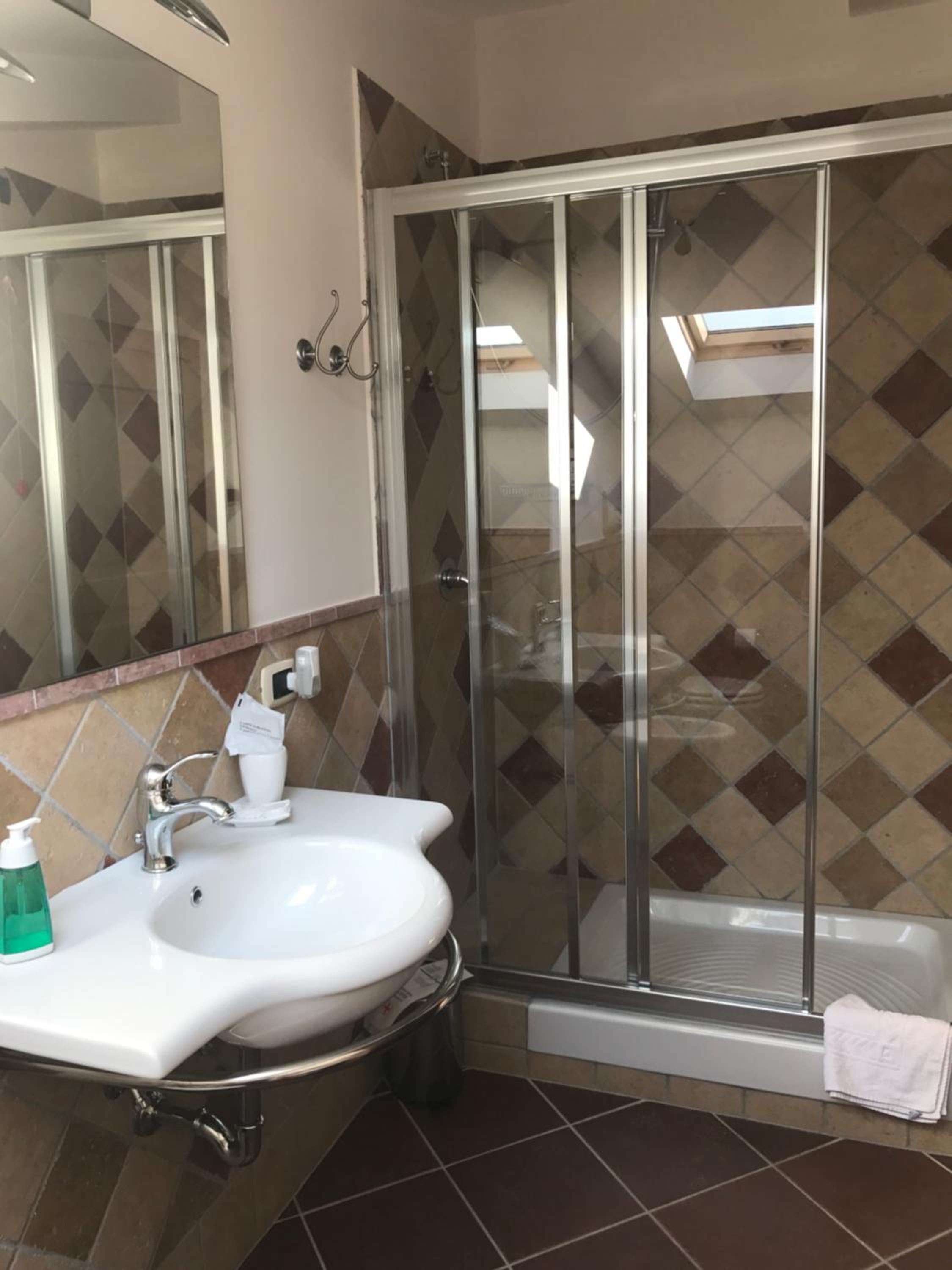 Deluxe Double Room - Photo 7