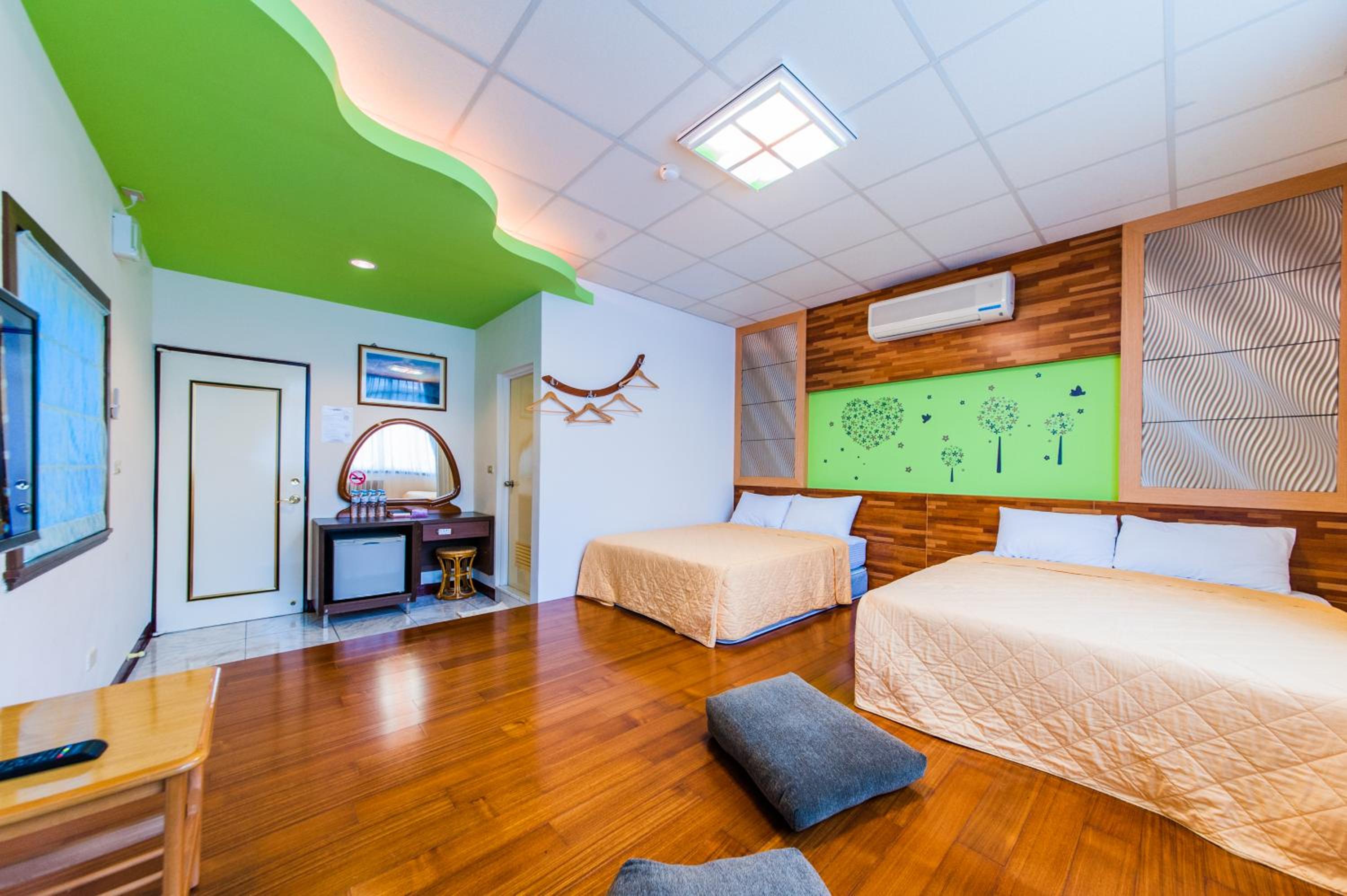Classic Quadruple Room photo 2