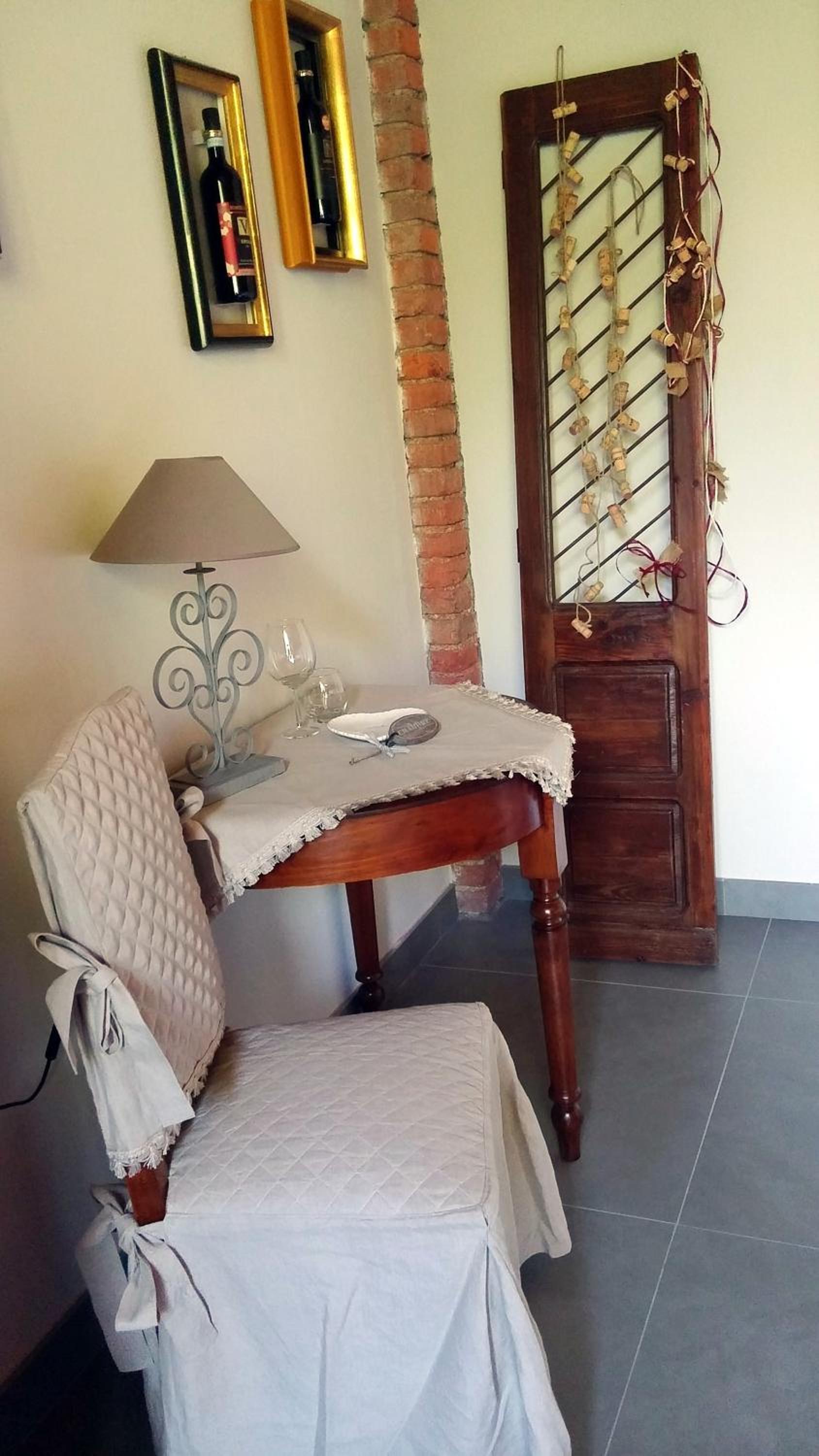 Double Room with Private Bathroom - Photo 8