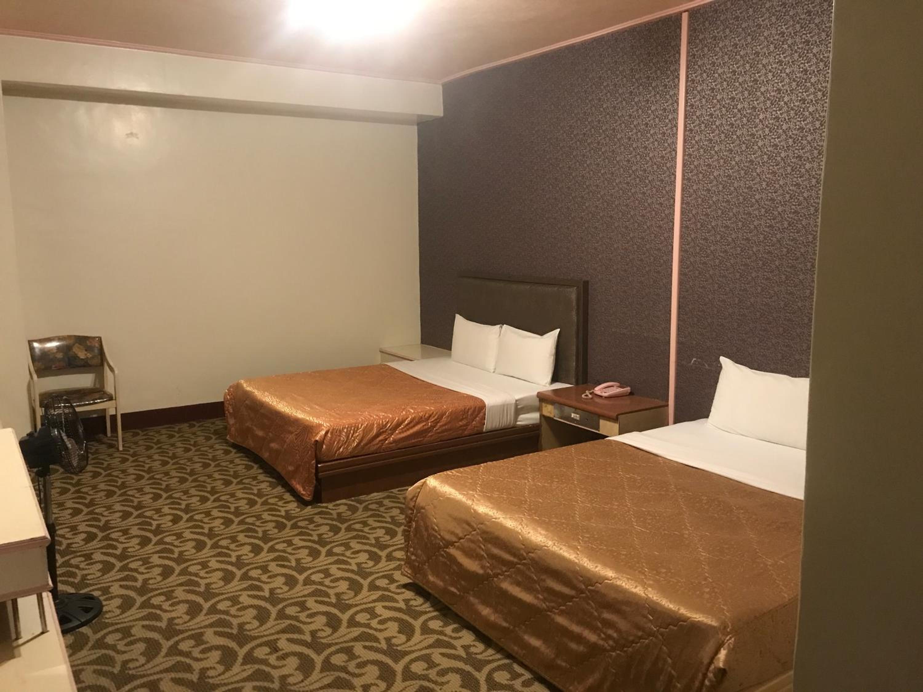 Quadruple Room with Private Bathroom