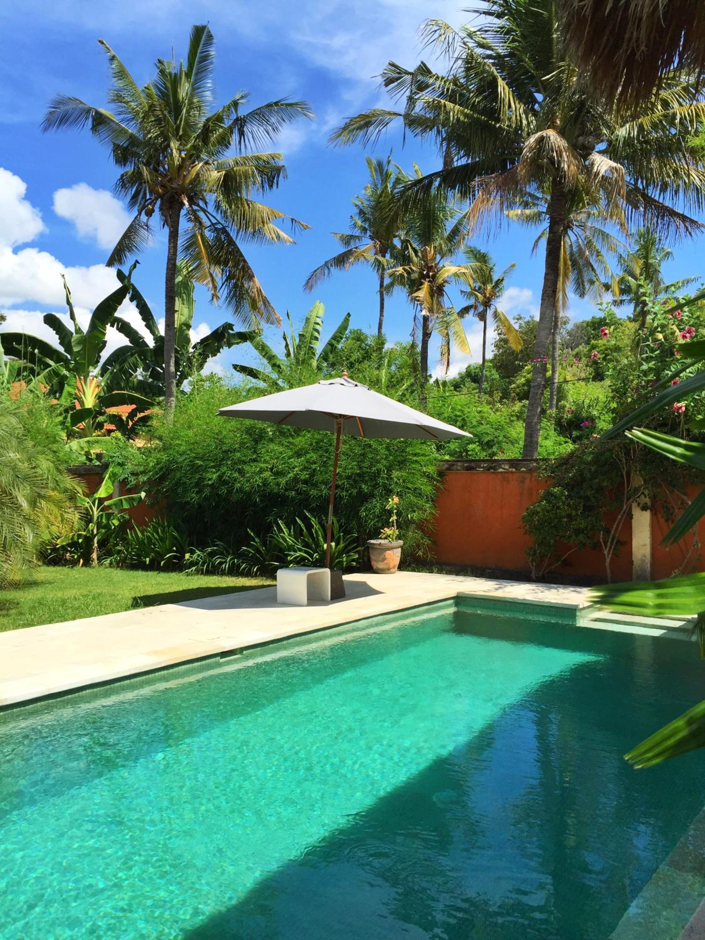 Bungalow with Private Pool - Photo 4