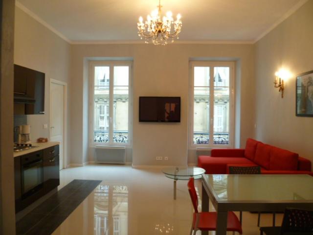 Deluxe Apartment