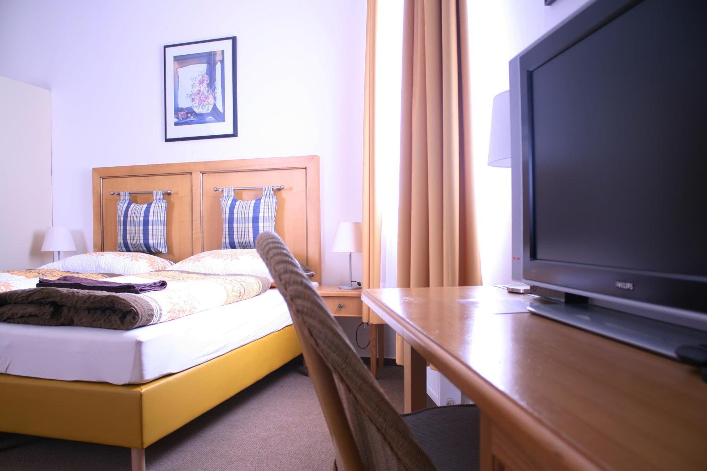 Quadruple Room with Private Bathroom photo 1