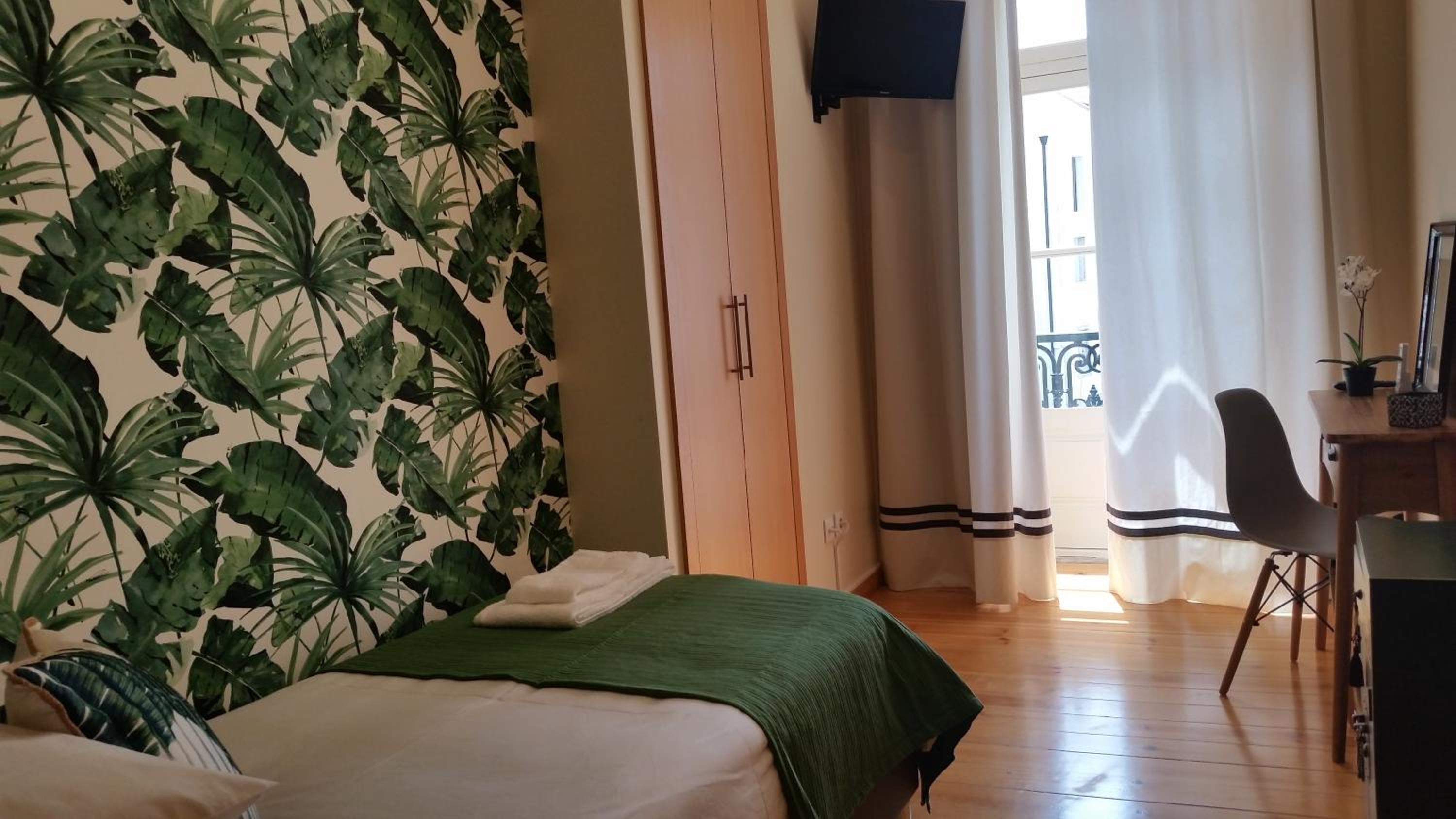 Single Room with Shared Bathroom photo 3