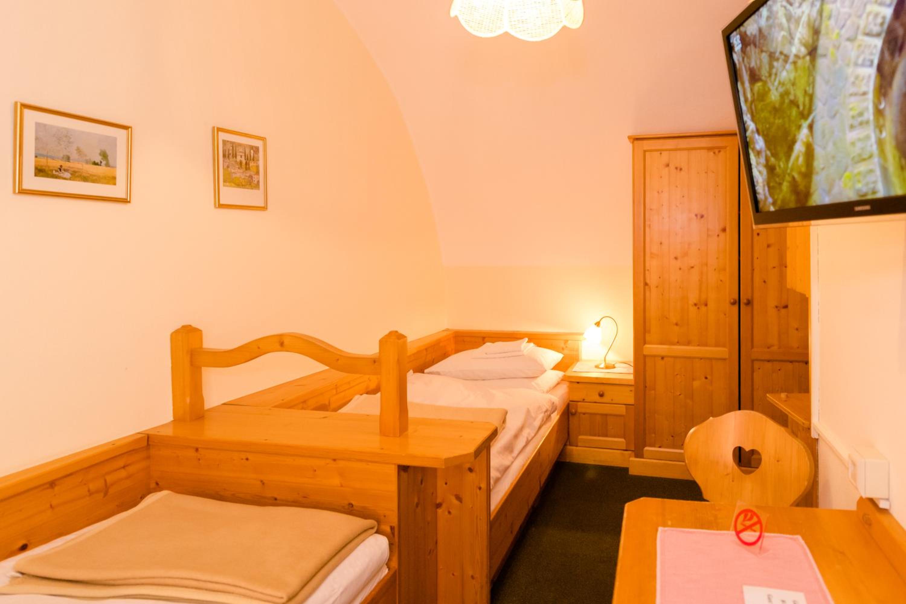 Small Twin Room photo 3