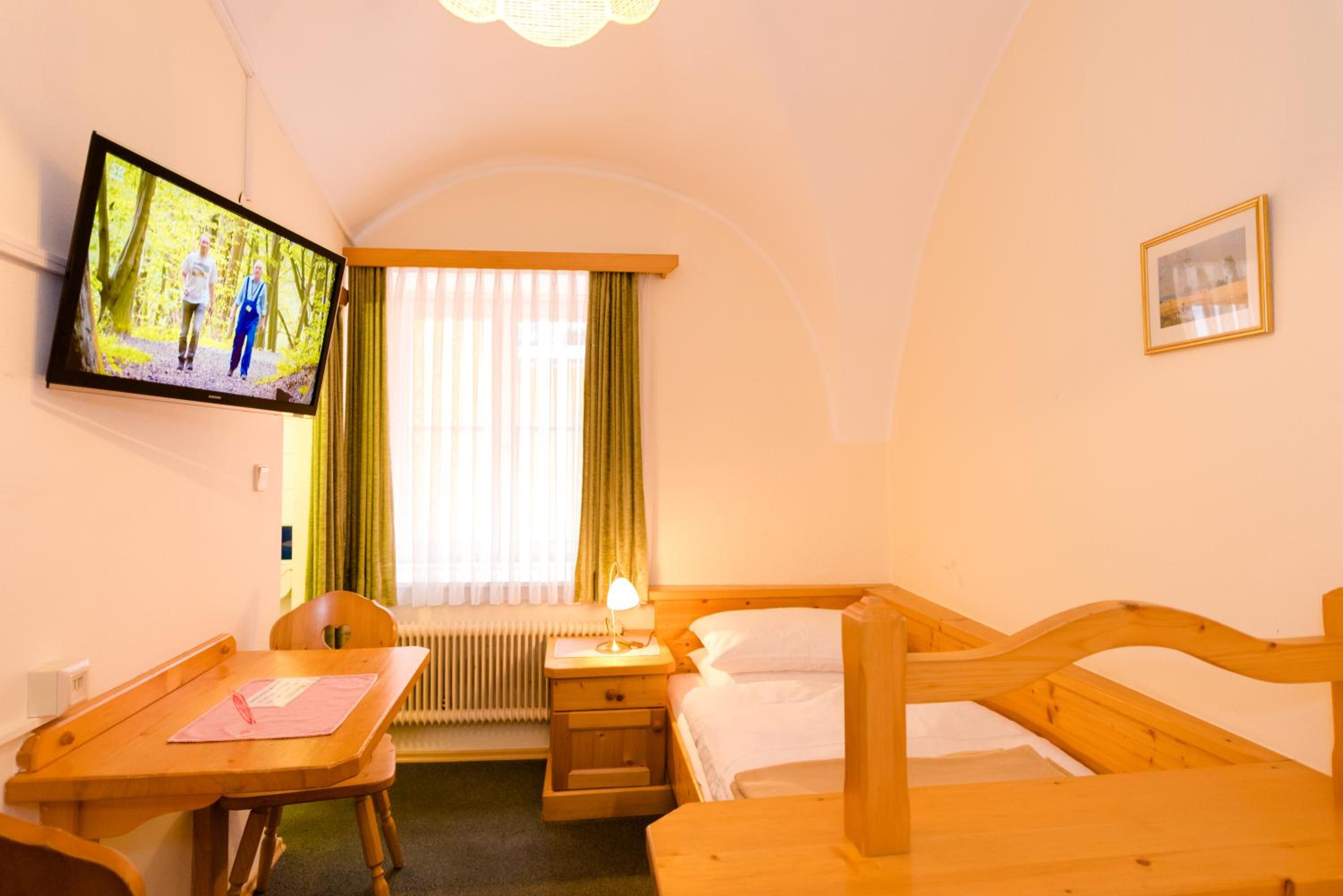Small Twin Room photo 2