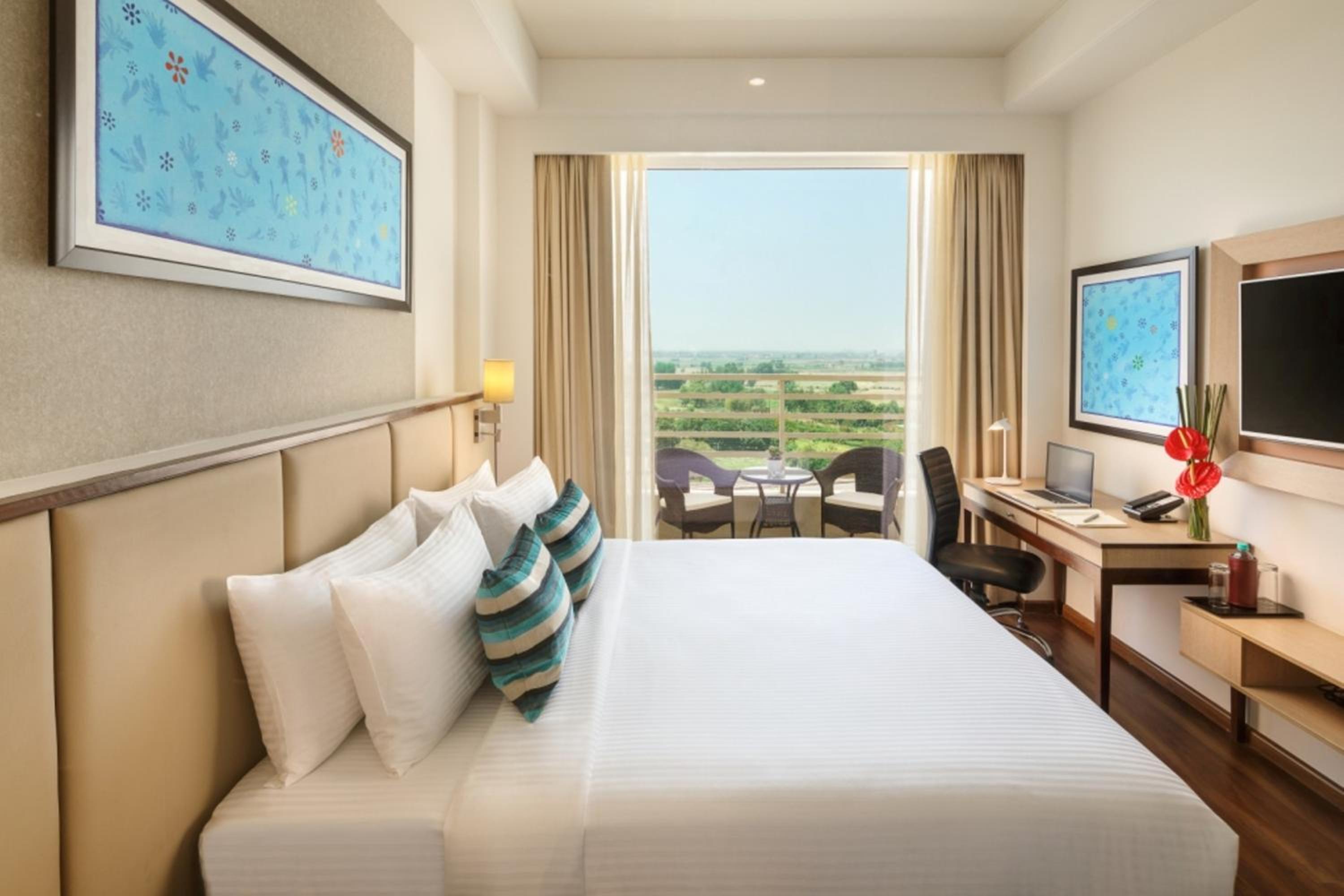 Standard Suite (Complimentary Hi-Tea and 15% Off on Laundry service) - Photo 1