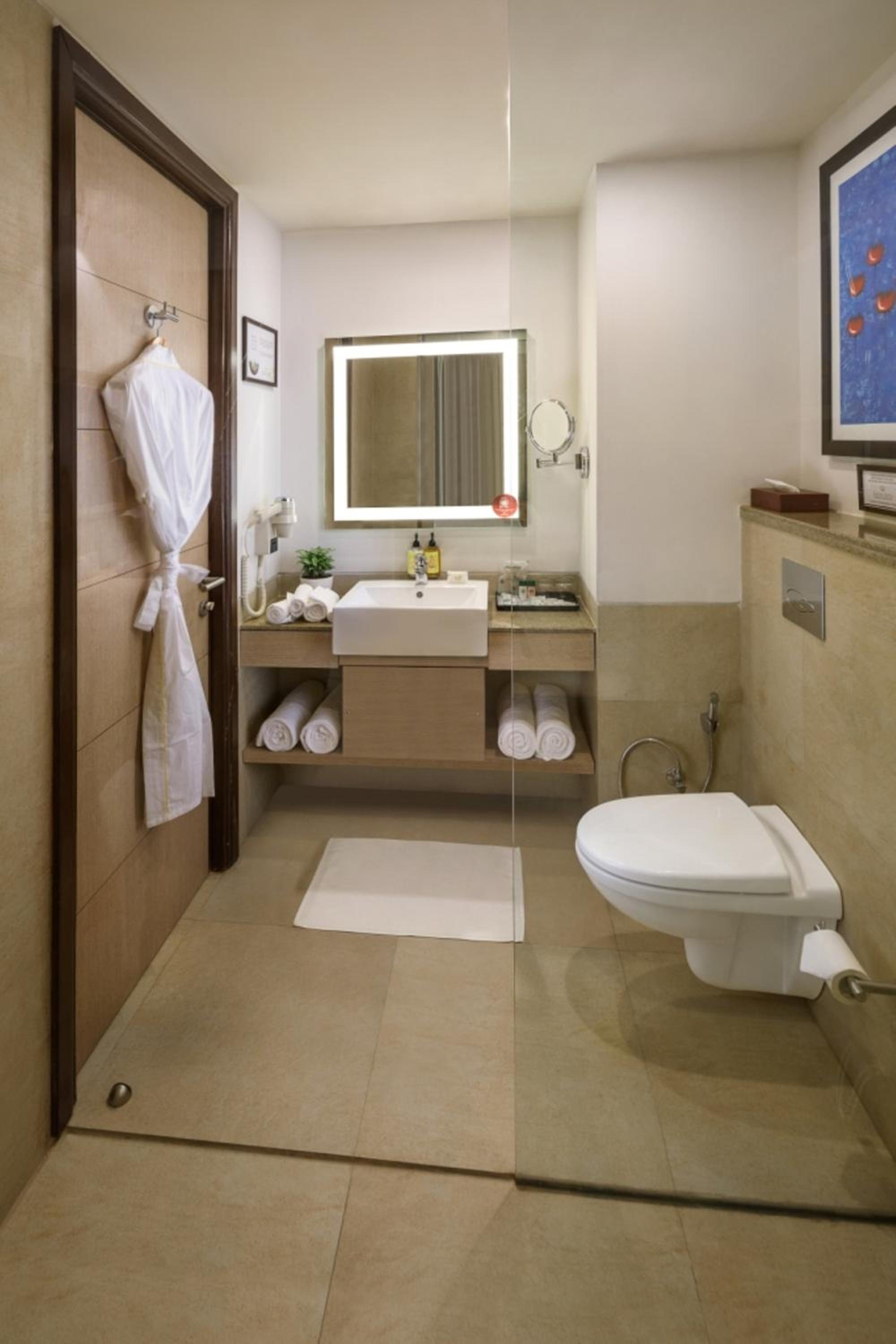 Standard Suite (Complimentary Hi-Tea and 15% Off on Laundry service) - Photo 3