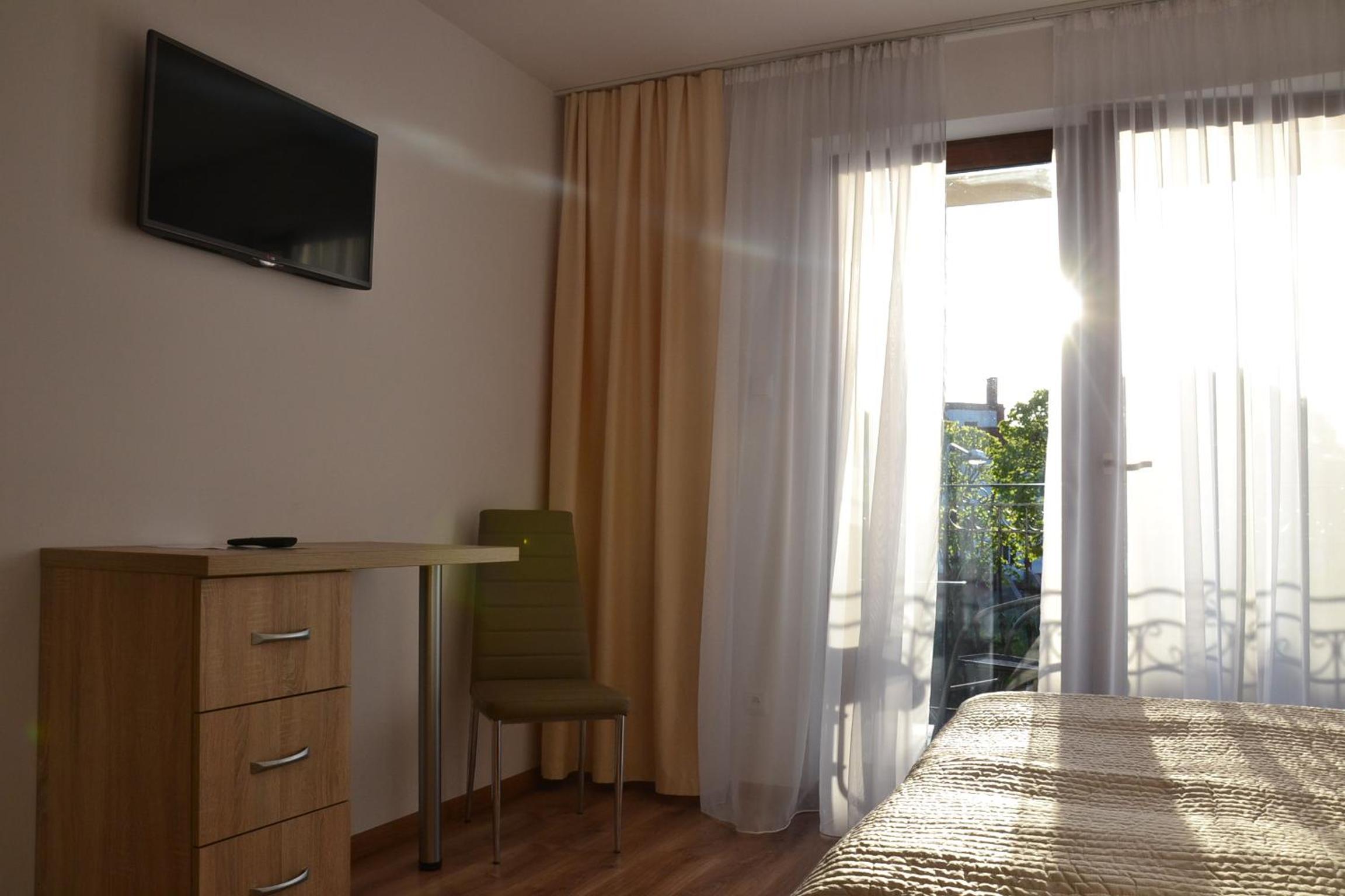 Apartment with Balcony photo 2