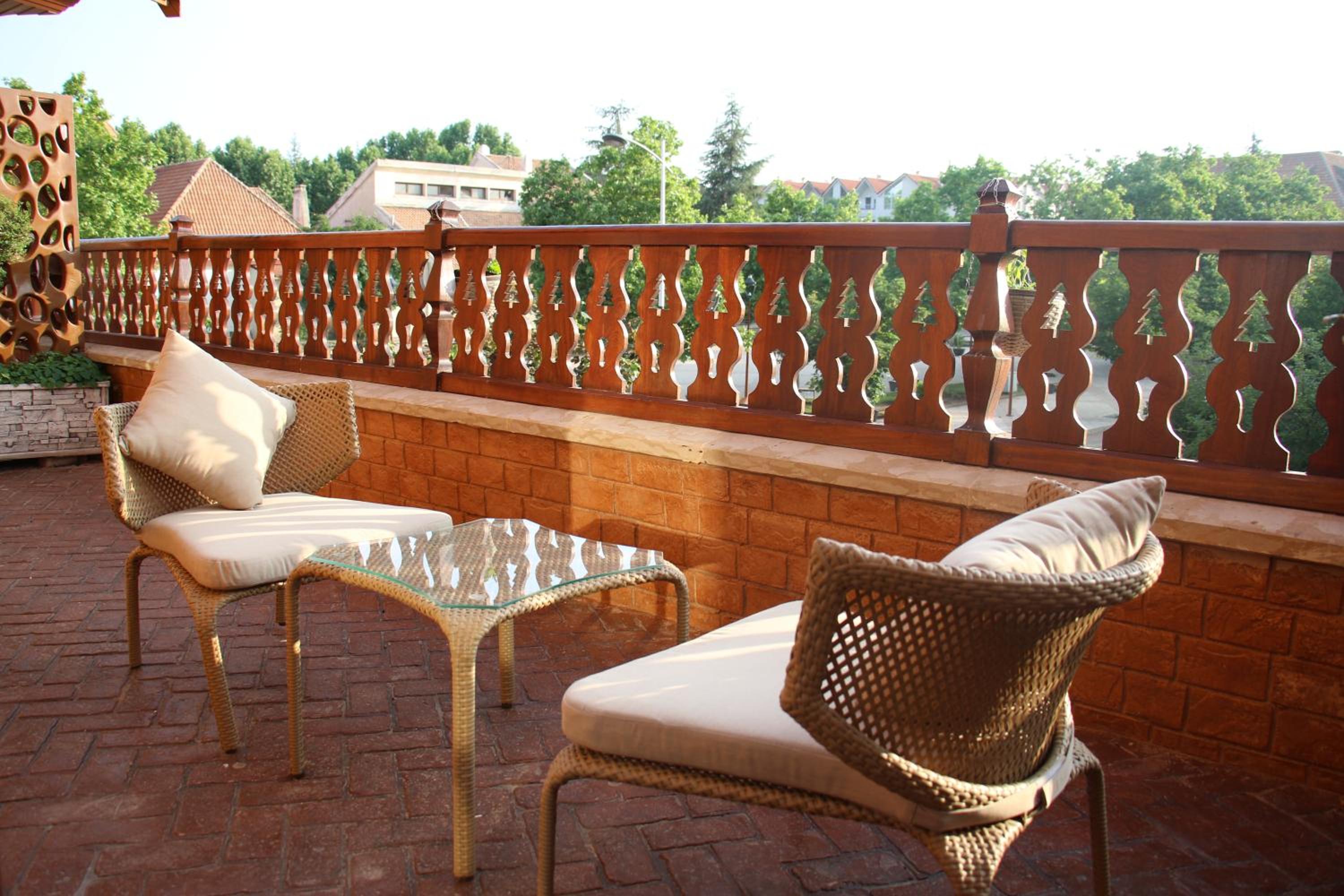 Standard Suite - Photo 11