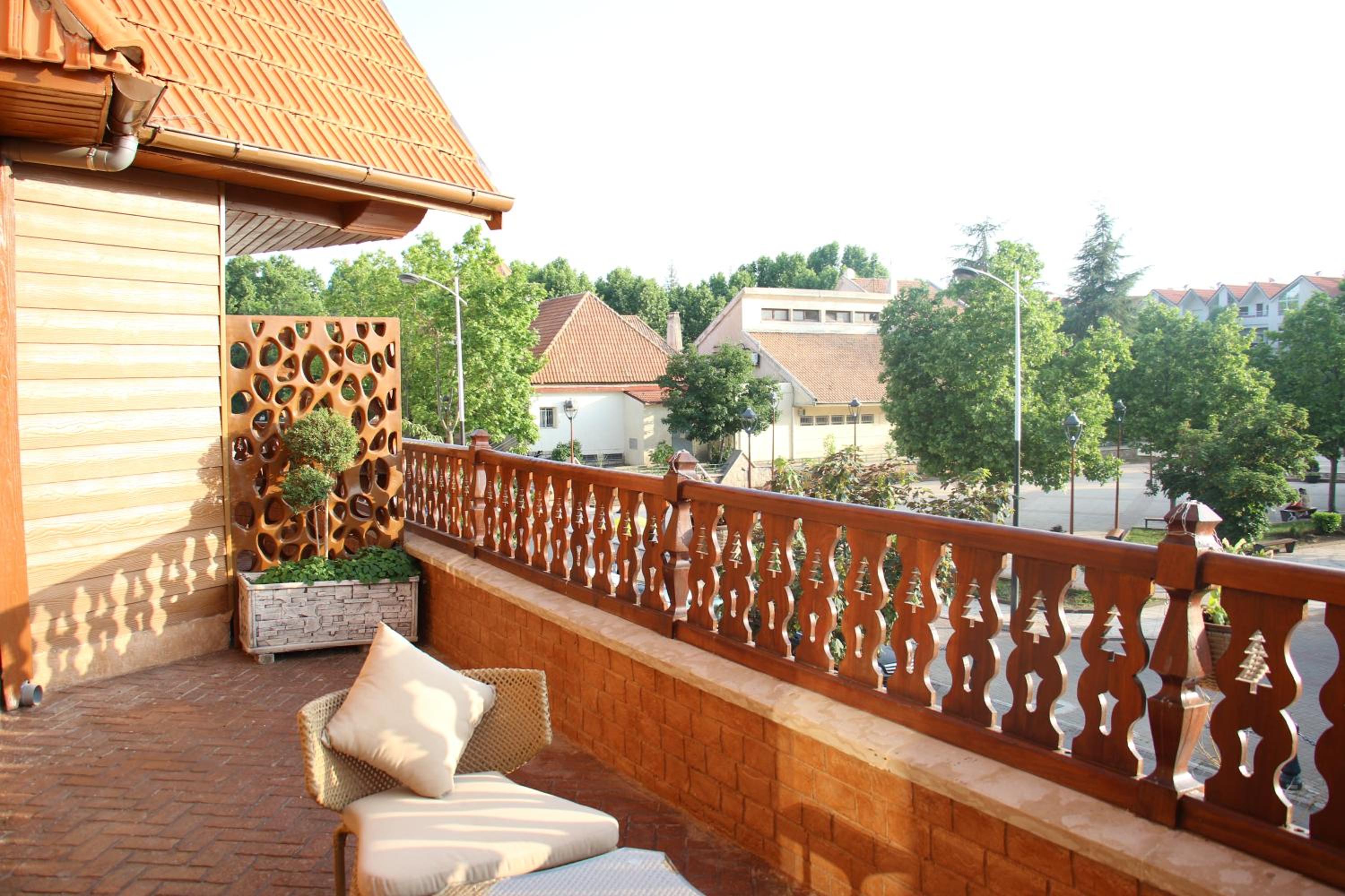 Standard Suite - Photo 10