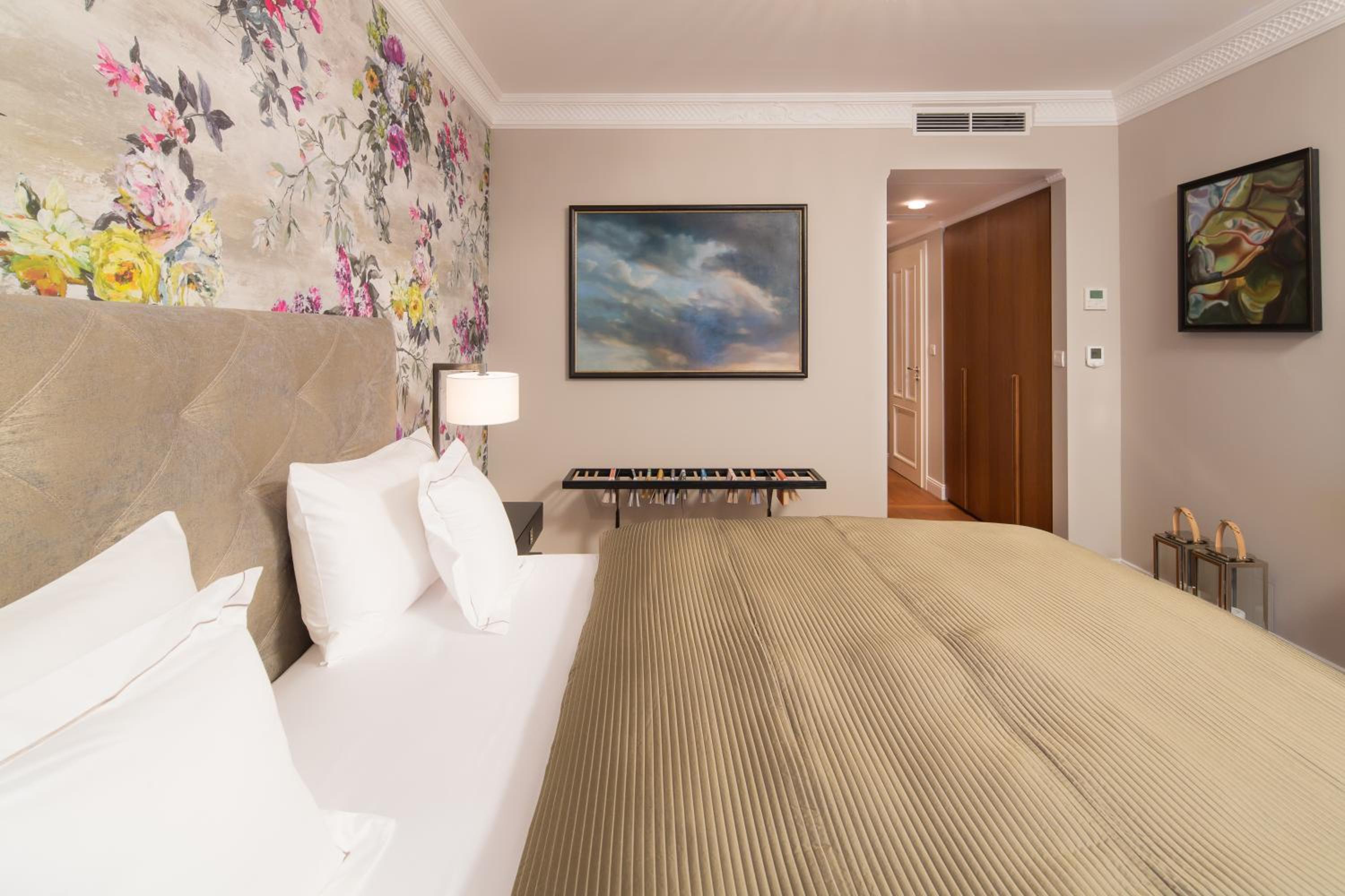 Duplex Suite With Wellness Access
