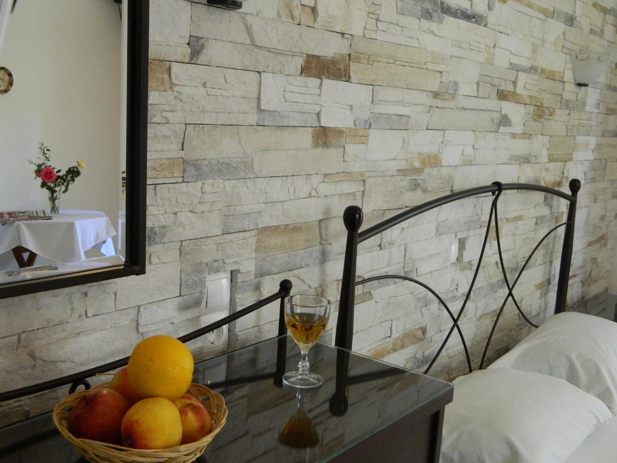 Double Room - Photo 10