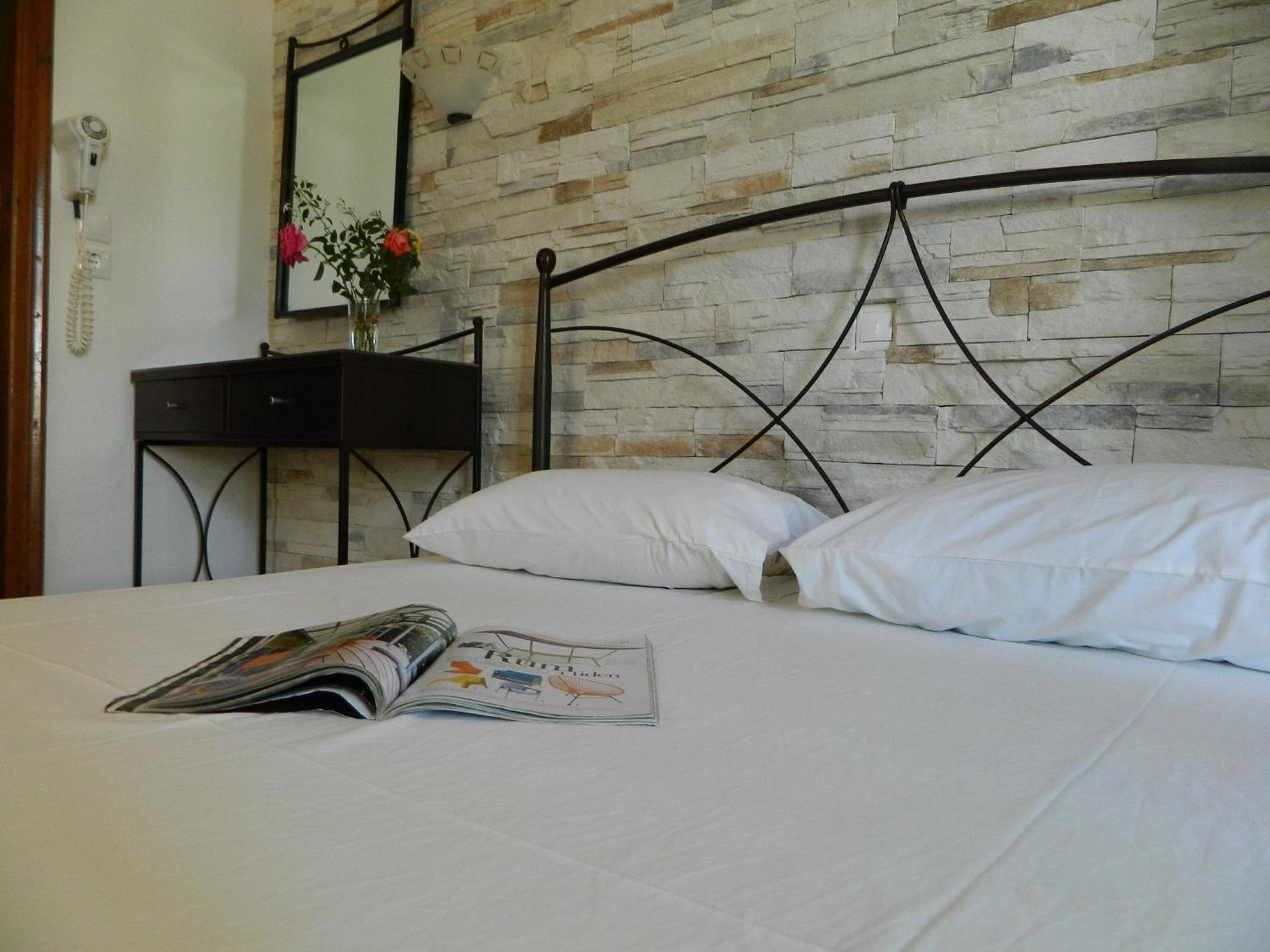 Double Room - Photo 8