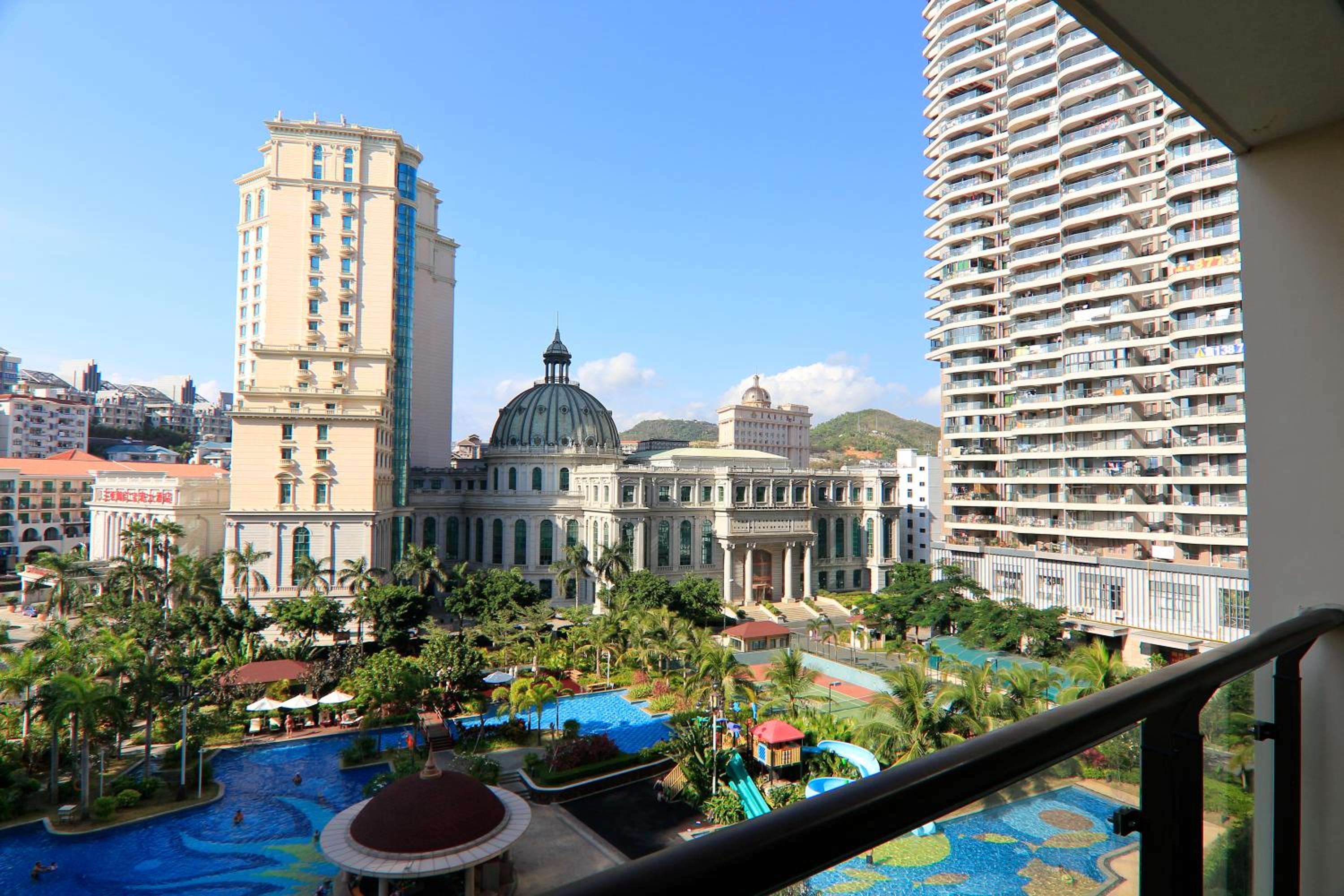 Two-Bedroom Apartment with Pool View - Photo 6