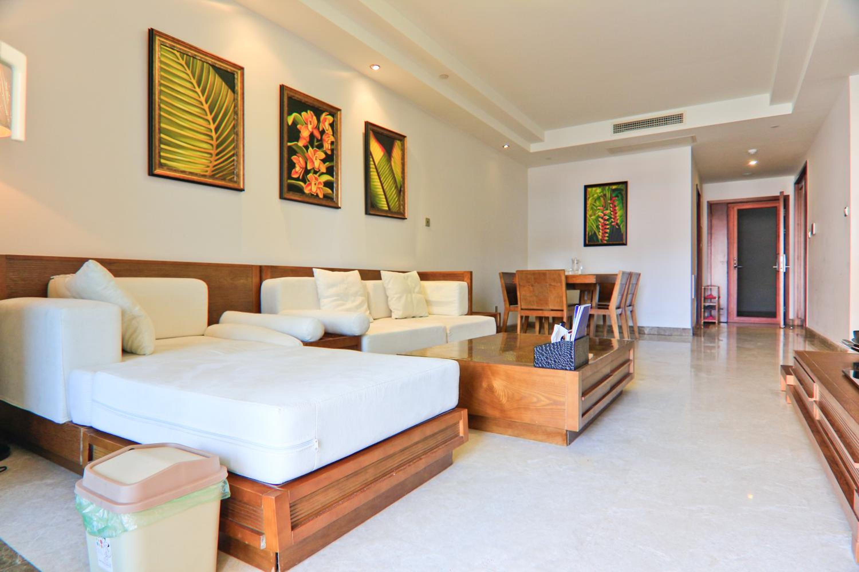 Two-Bedroom Apartment with Pool View - Photo 8