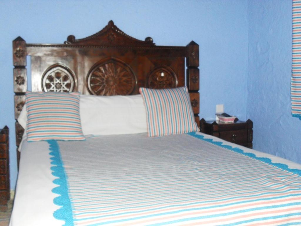 Standard Double Room - Photo 11