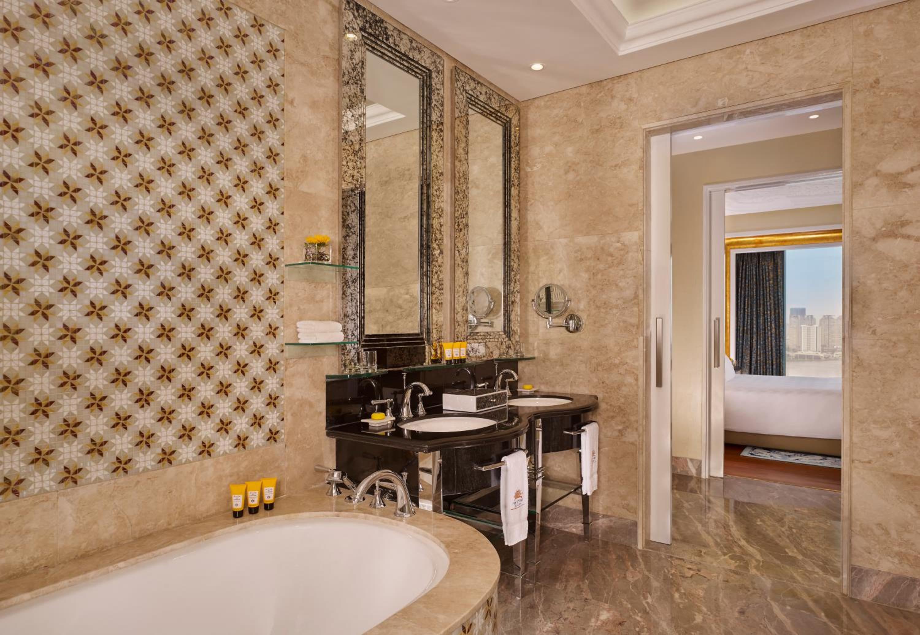 One-Bedroom Suite – Usd250 Spa & Restaurant Credit