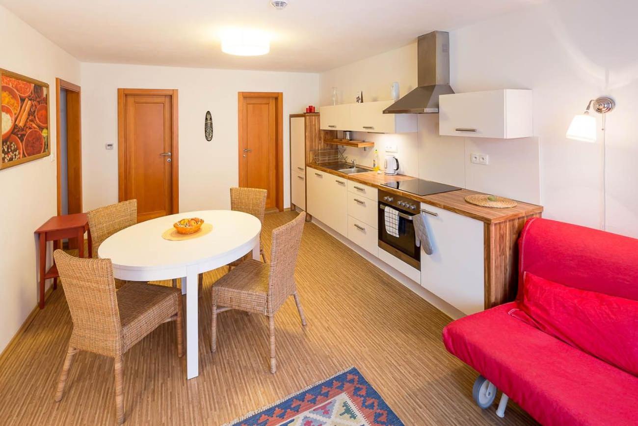 One-Bedroom Apartment - Photo 8